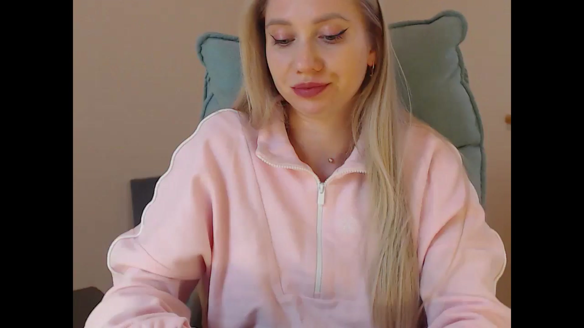 Gallery image thumbnail from Miss_Sylvia's myfreecams stream on, 04/04/2026, 20:35 image 7 of 20