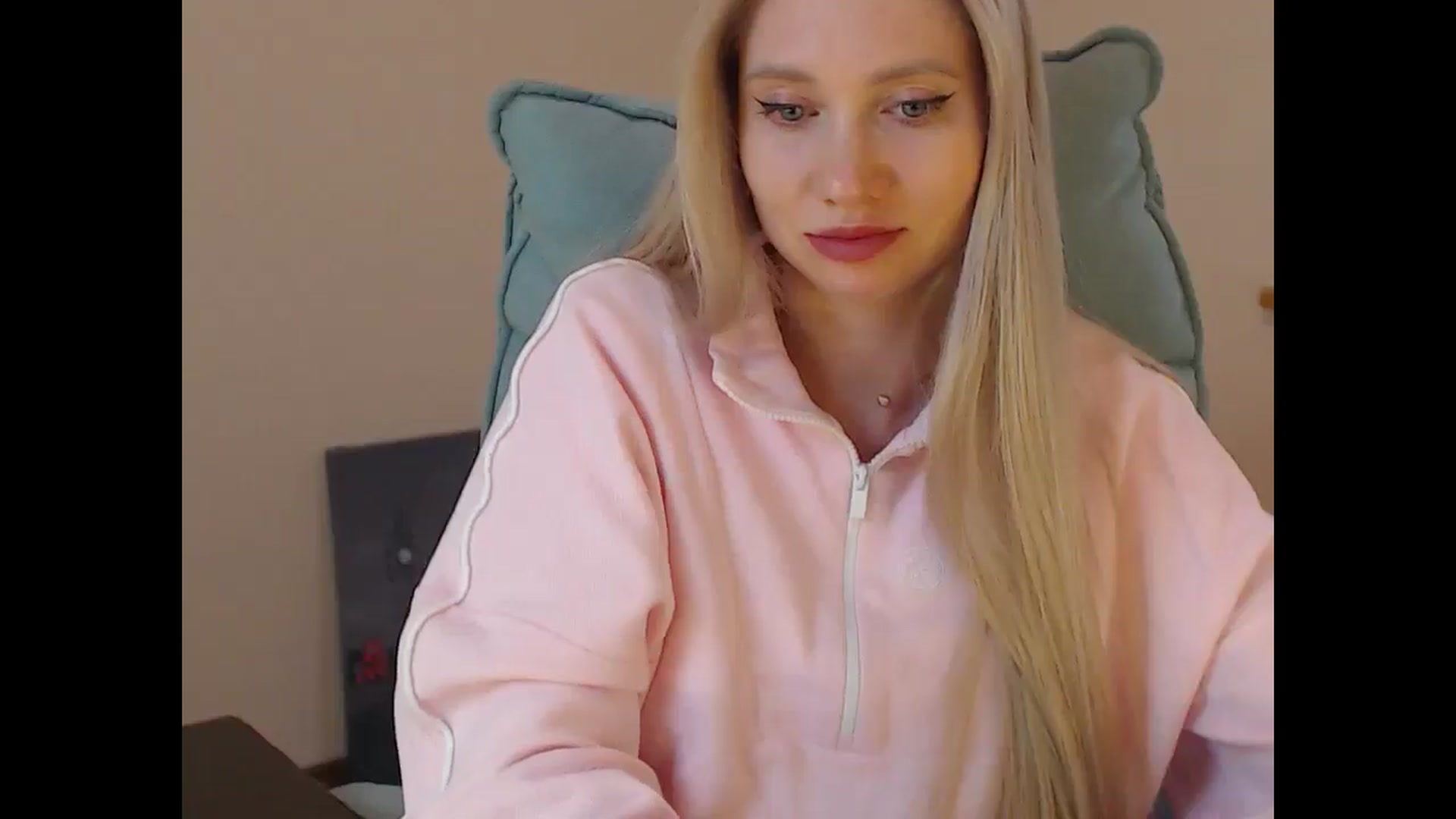 Gallery image thumbnail from Miss_Sylvia's myfreecams stream on, 04/04/2026, 20:35 image 11 of 20