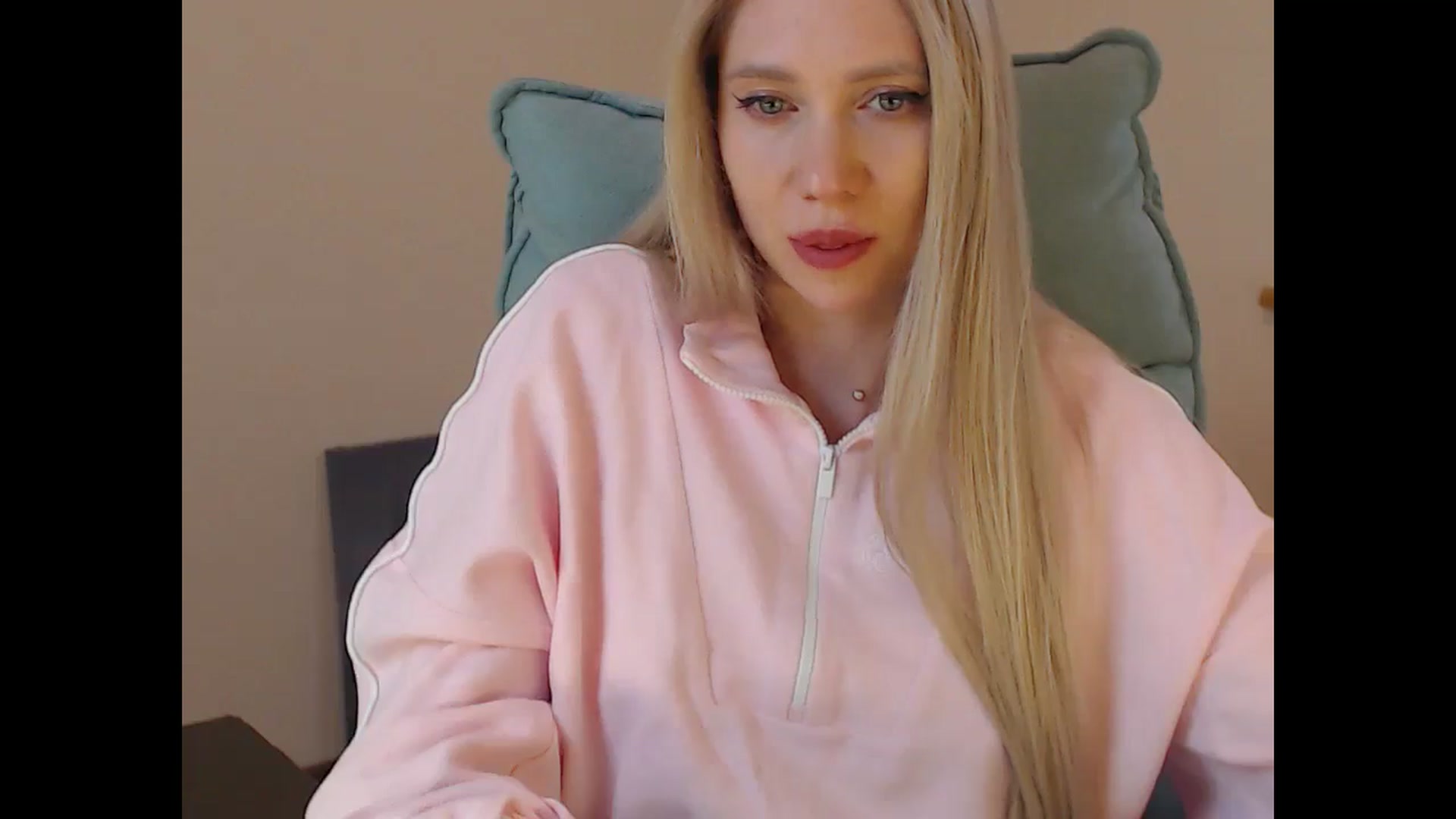 Gallery image thumbnail from Miss_Sylvia's myfreecams stream on, 04/04/2026, 20:35 image 15 of 20