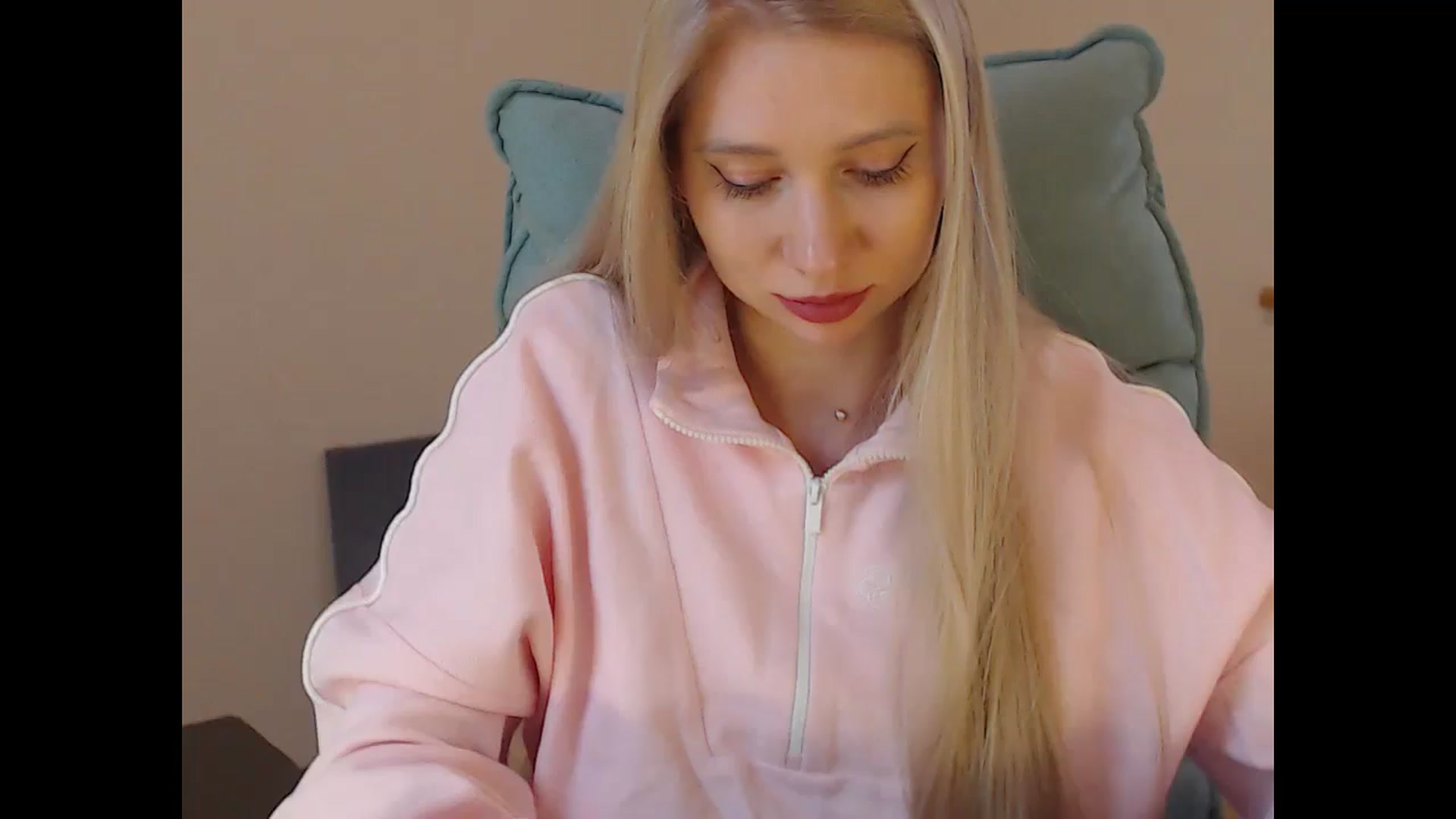 Gallery image thumbnail from Miss_Sylvia's myfreecams stream on, 04/04/2026, 20:35 image 10 of 20