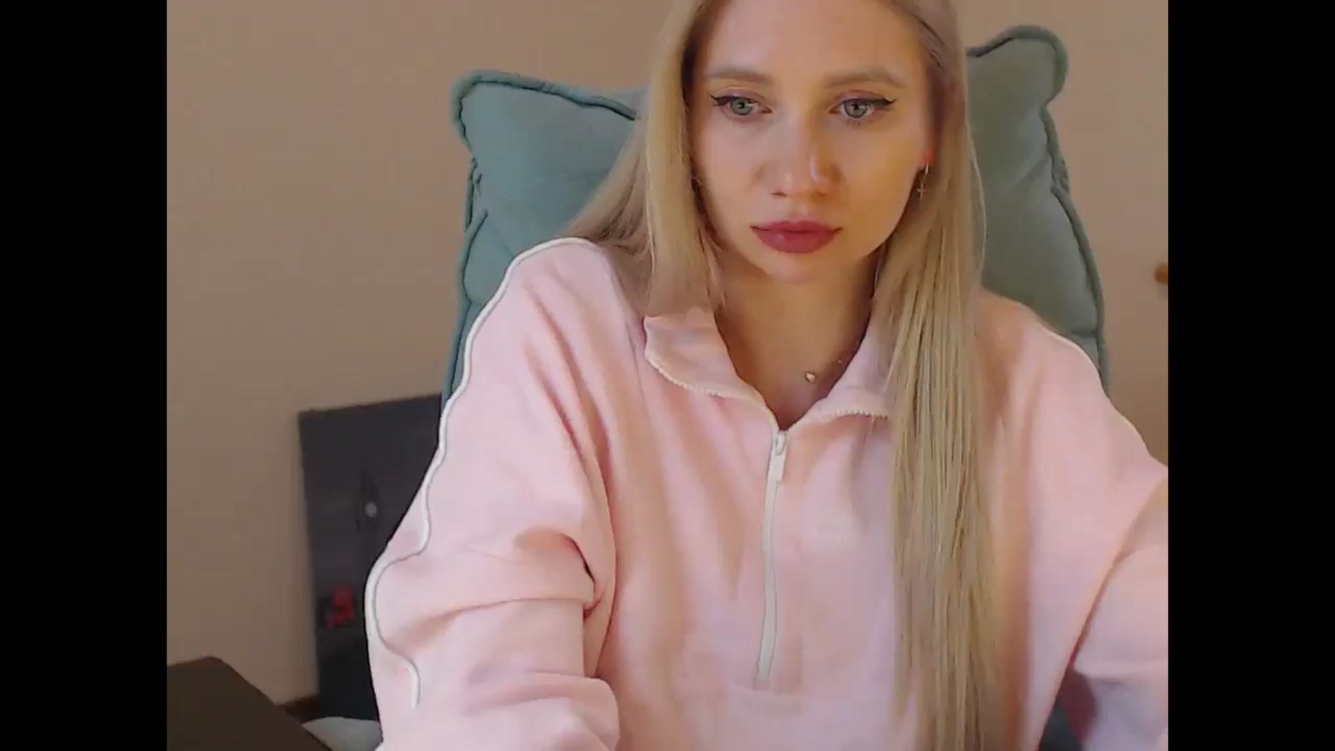 Gallery image thumbnail from Miss_Sylvia's myfreecams stream on, 04/04/2026, 20:35 image 18 of 20