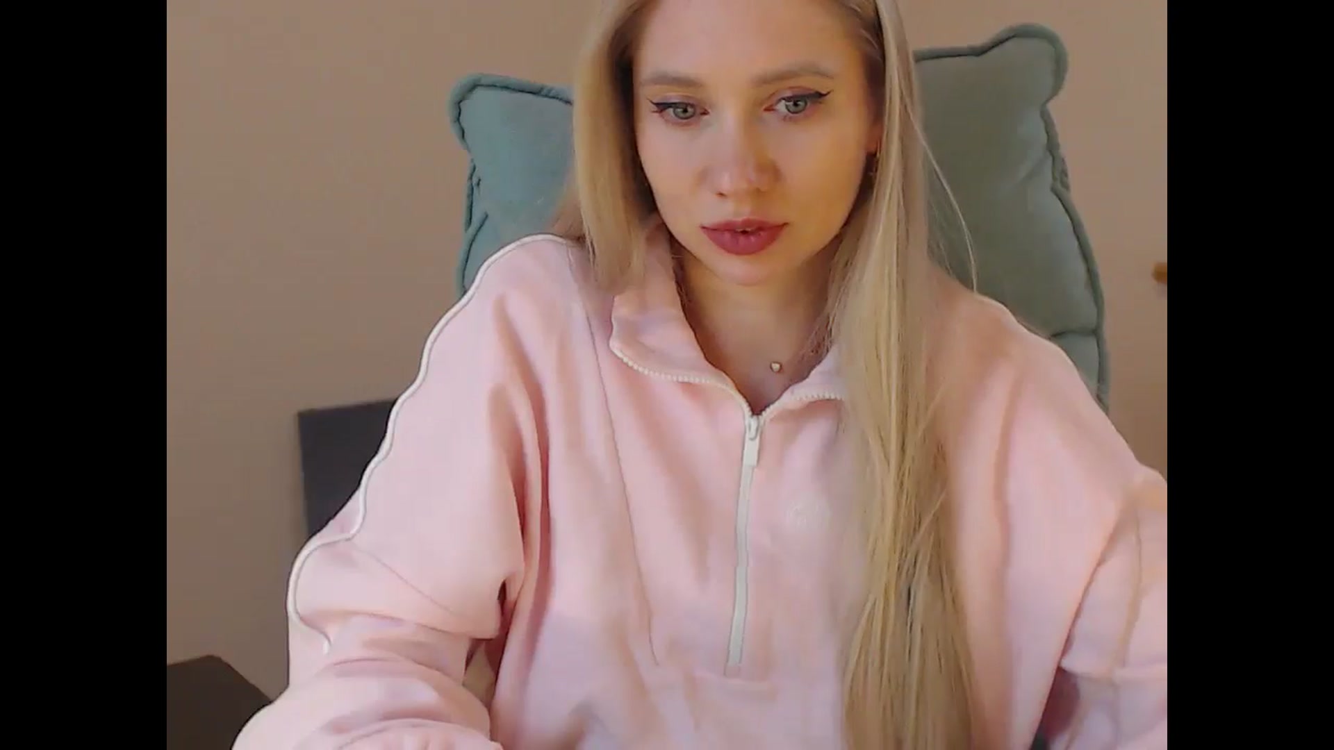 Gallery image thumbnail from Miss_Sylvia's myfreecams stream on, 04/04/2026, 20:35 image 8 of 20