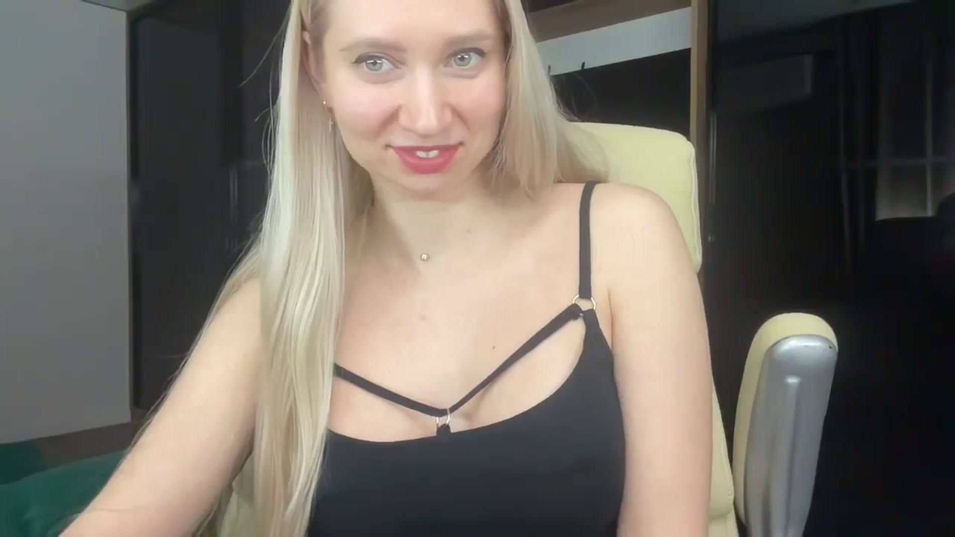 Gallery image thumbnail from Miss_Sylvia's myfreecams stream on, 04/05/2026, 20:35 image 12 of 20