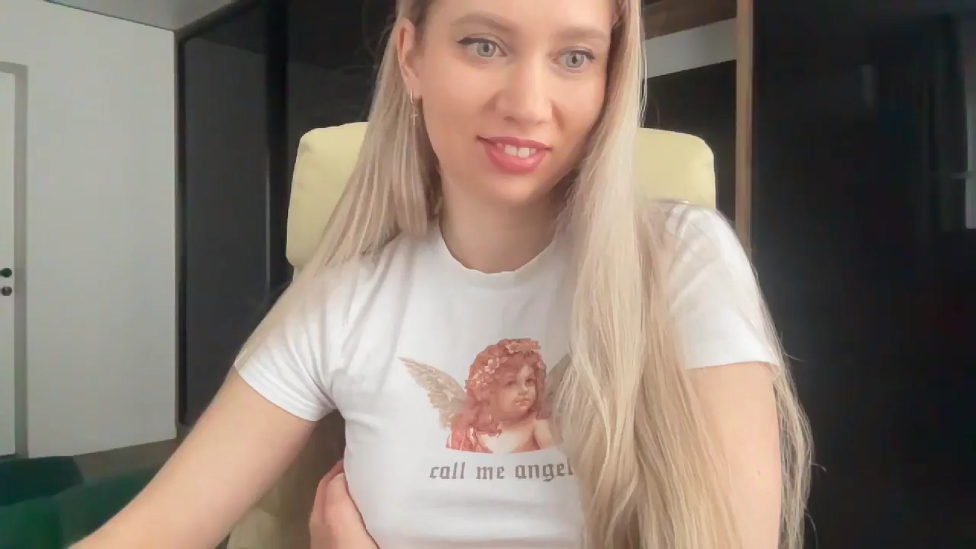 Gallery image thumbnail from Miss_Sylvia's myfreecams stream on, 04/06/2026, 12:10 image 3 of 20