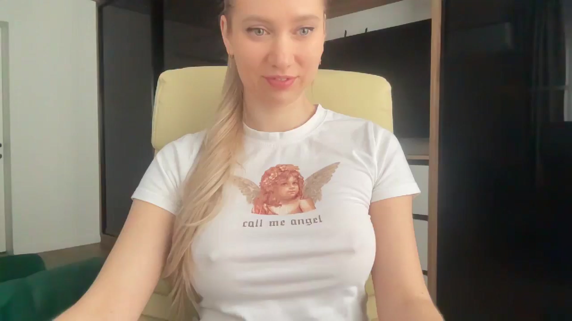 Gallery image thumbnail from Miss_Sylvia's myfreecams stream on, 04/06/2026, 12:10 image 19 of 20