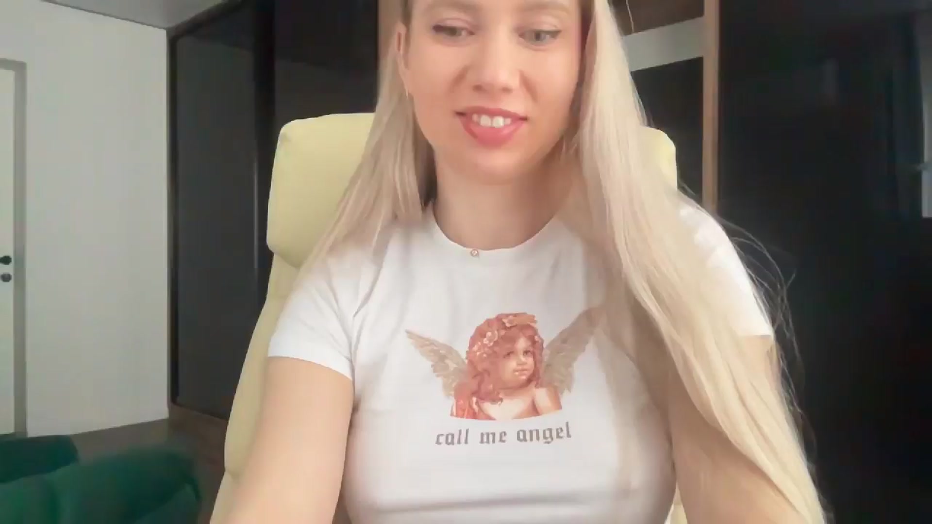 Gallery image thumbnail from Miss_Sylvia's myfreecams stream on, 04/06/2026, 12:10 image 1 of 20