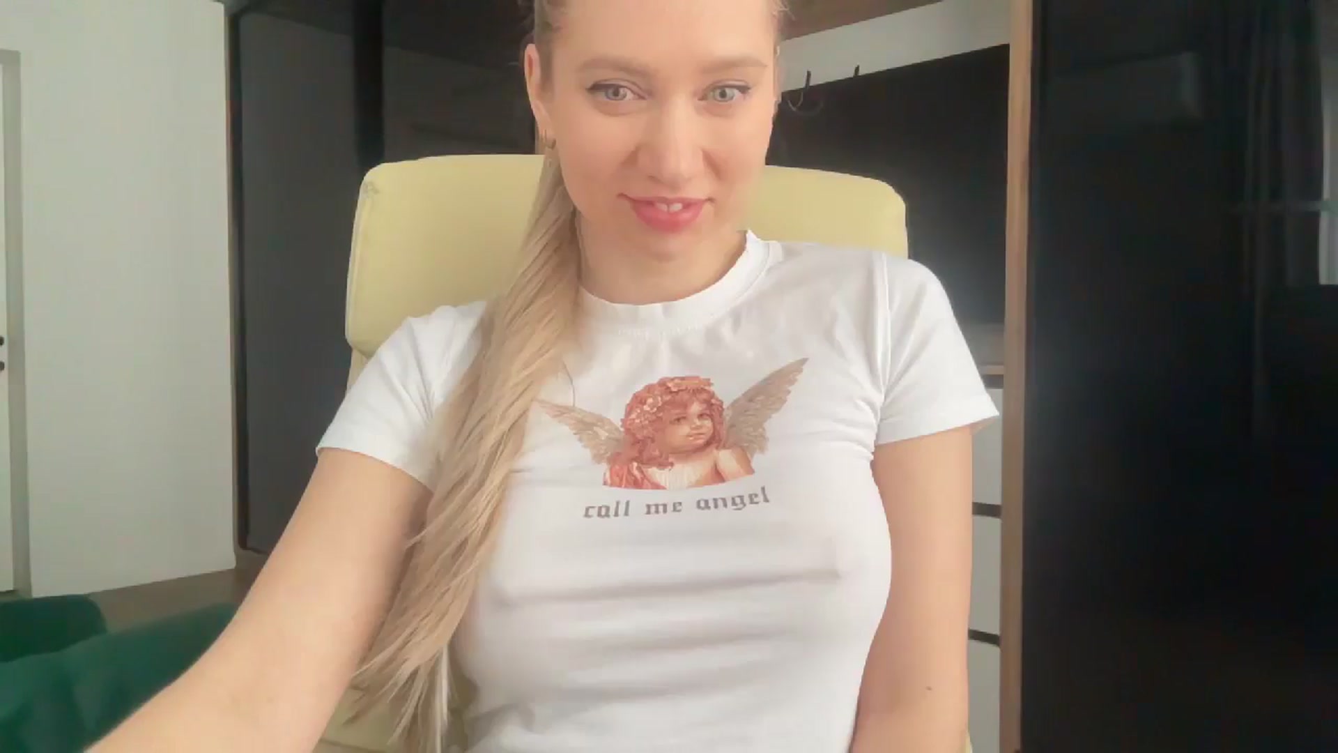 Gallery image thumbnail from Miss_Sylvia's myfreecams stream on, 04/06/2026, 12:10 image 17 of 20