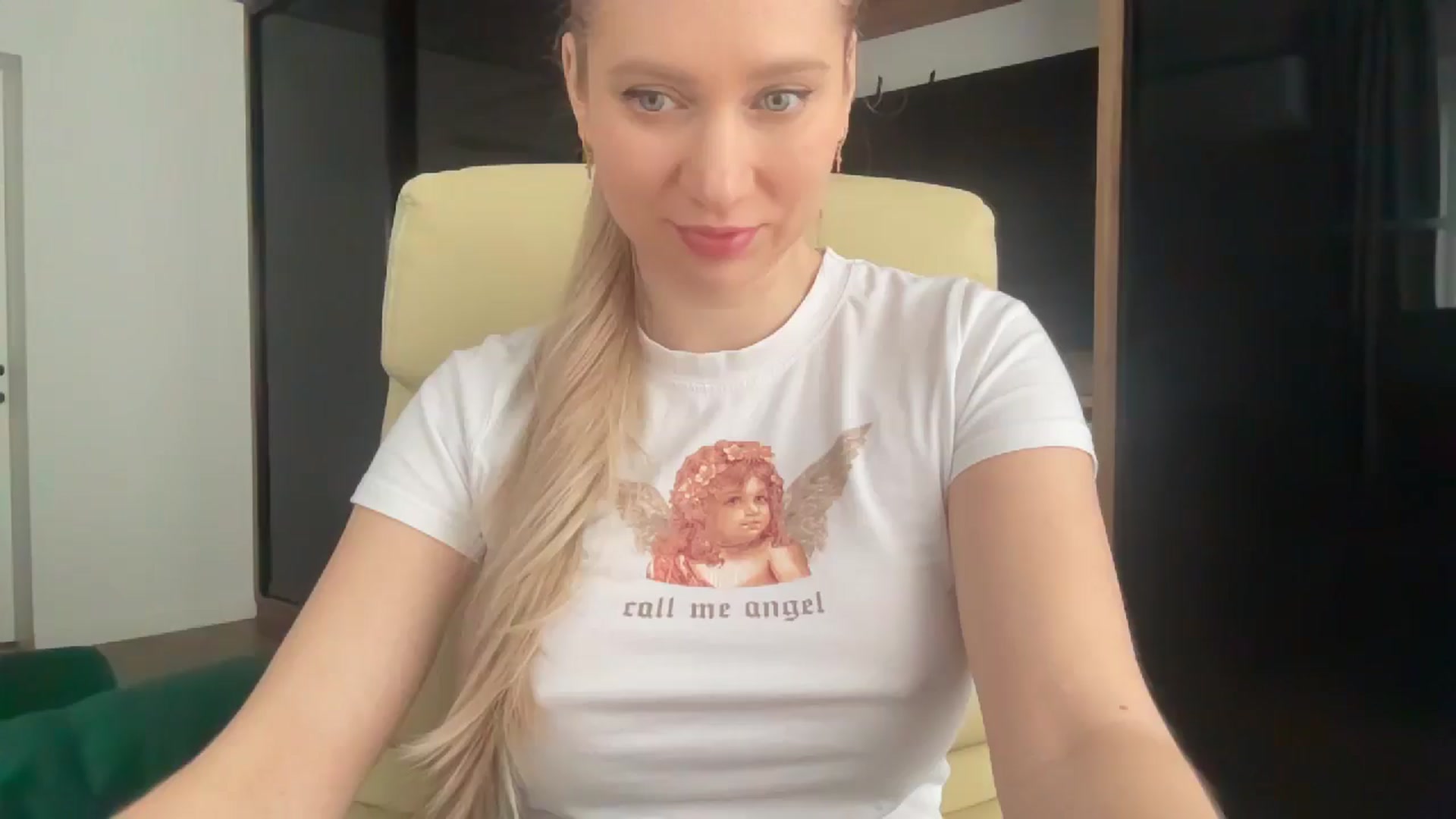 Gallery image thumbnail from Miss_Sylvia's myfreecams stream on, 04/06/2026, 12:10 image 18 of 20