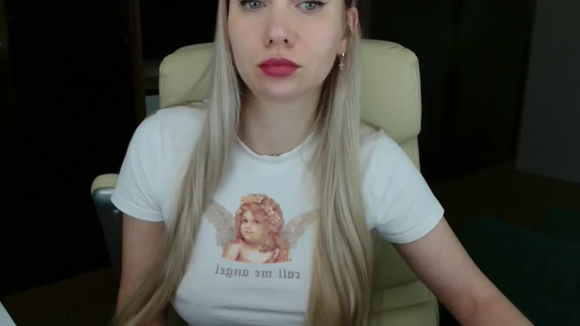 Gallery image thumbnail from Miss_Sylvia's myfreecams stream on, 04/06/2026, 18:08 image 15 of 20