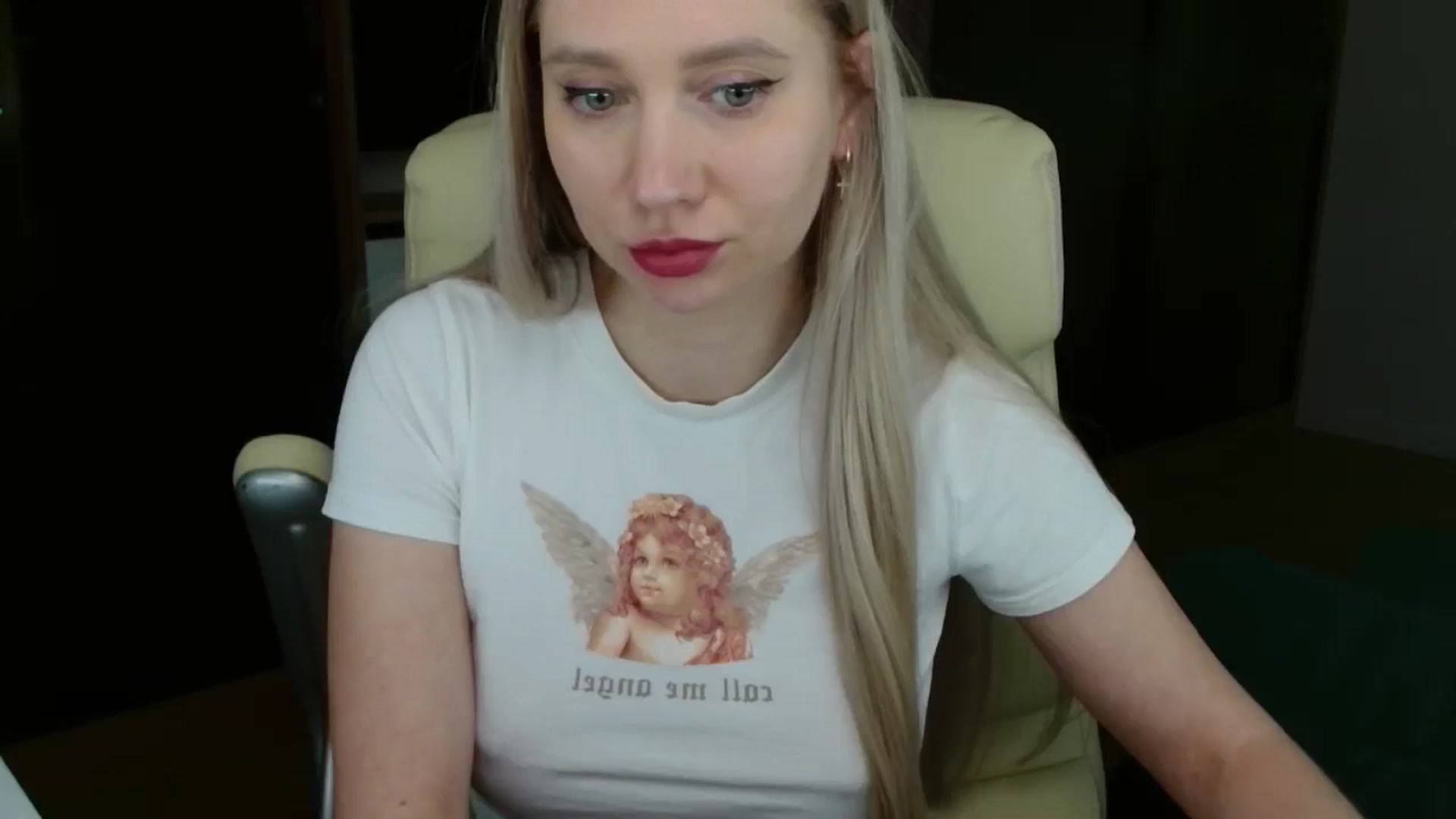 Gallery image thumbnail from Miss_Sylvia's myfreecams stream on, 04/06/2026, 18:08 image 1 of 20