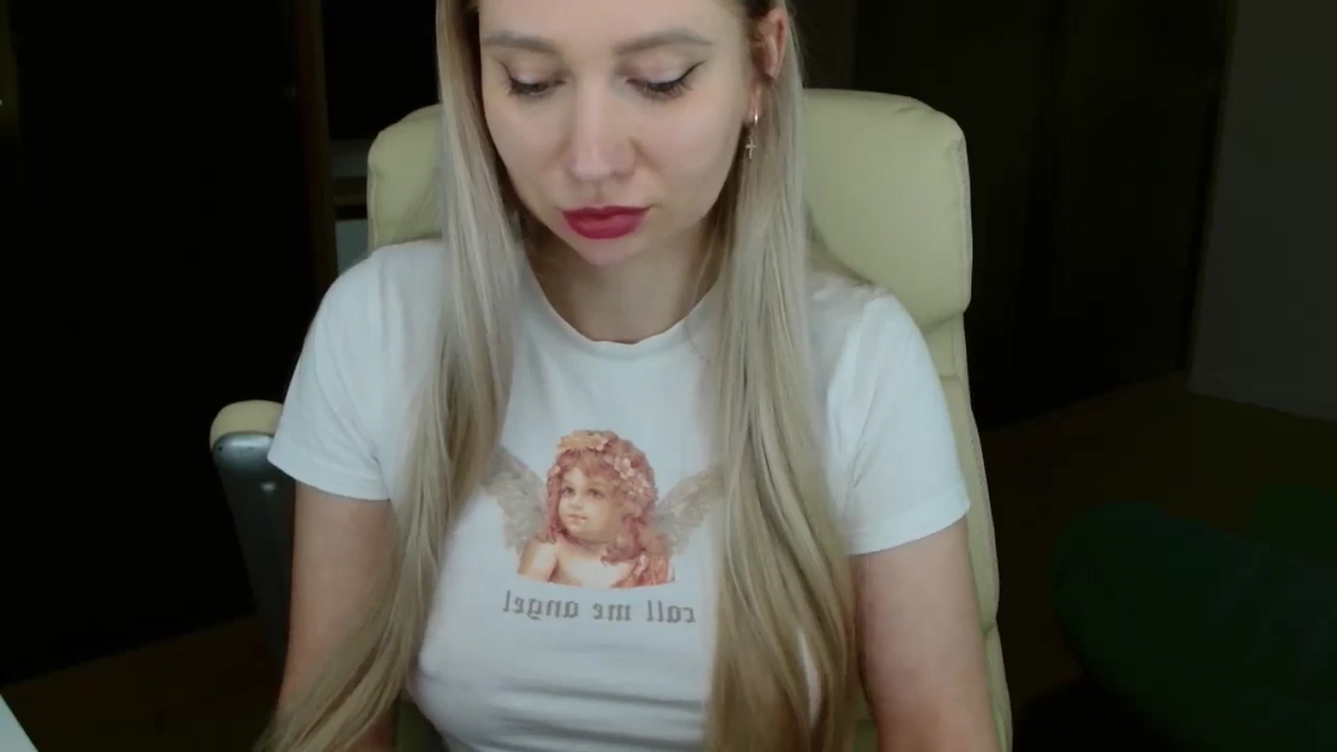 Gallery image thumbnail from Miss_Sylvia's myfreecams stream on, 04/06/2026, 18:08 image 14 of 20