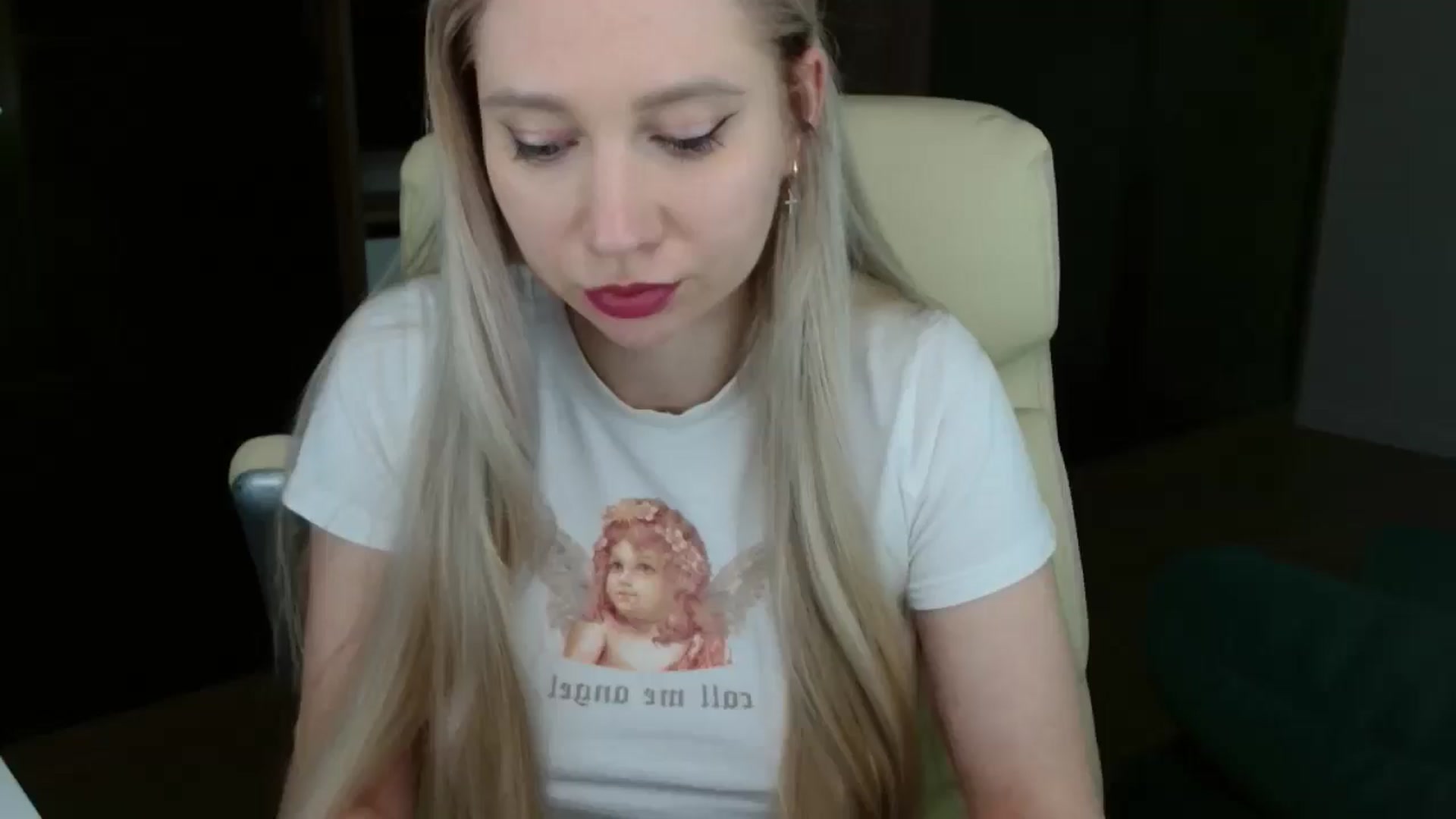 Gallery image thumbnail from Miss_Sylvia's myfreecams stream on, 04/06/2026, 18:08 image 9 of 20