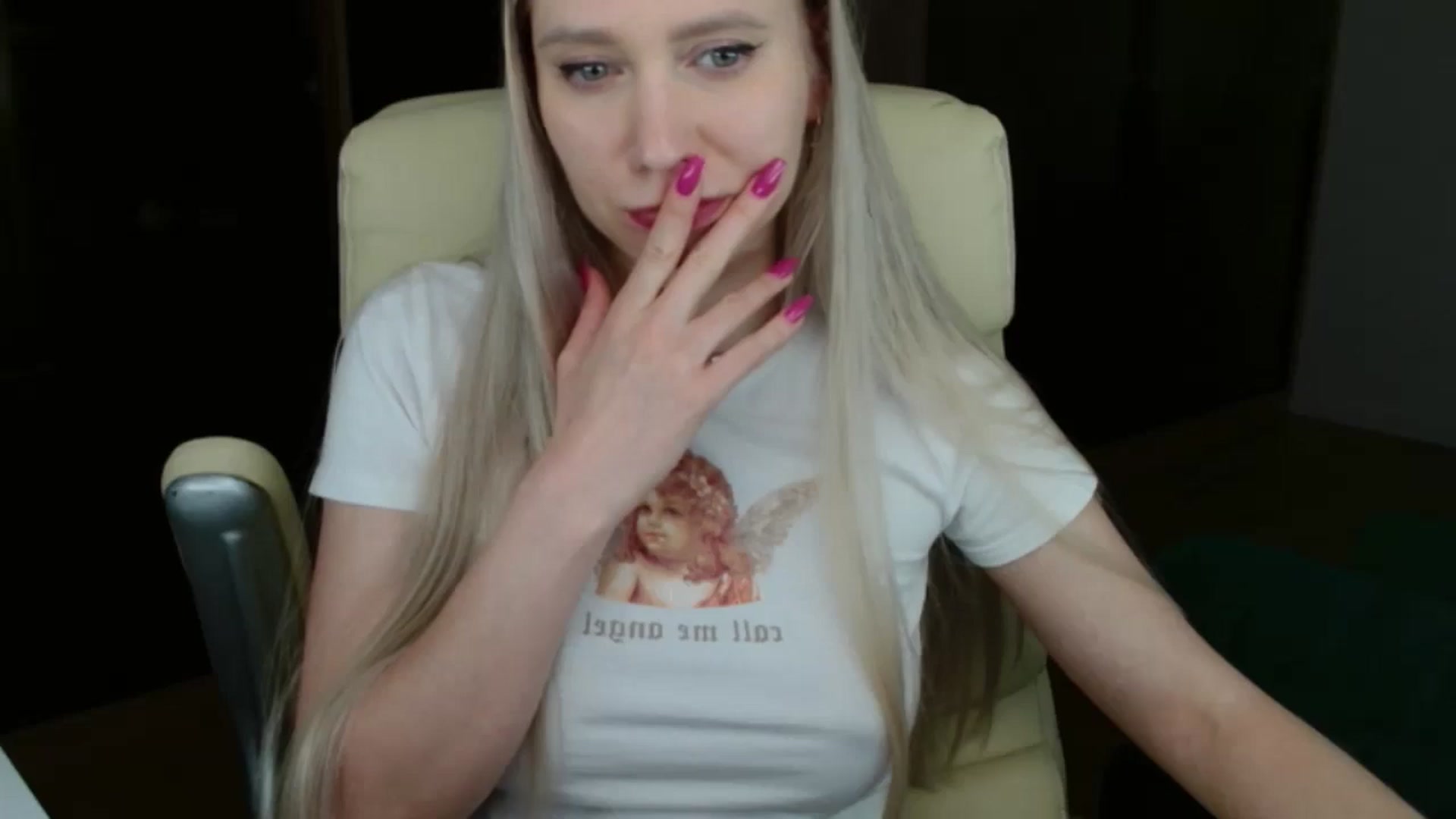 Gallery image thumbnail from Miss_Sylvia's myfreecams stream on, 04/06/2026, 19:00 image 19 of 20
