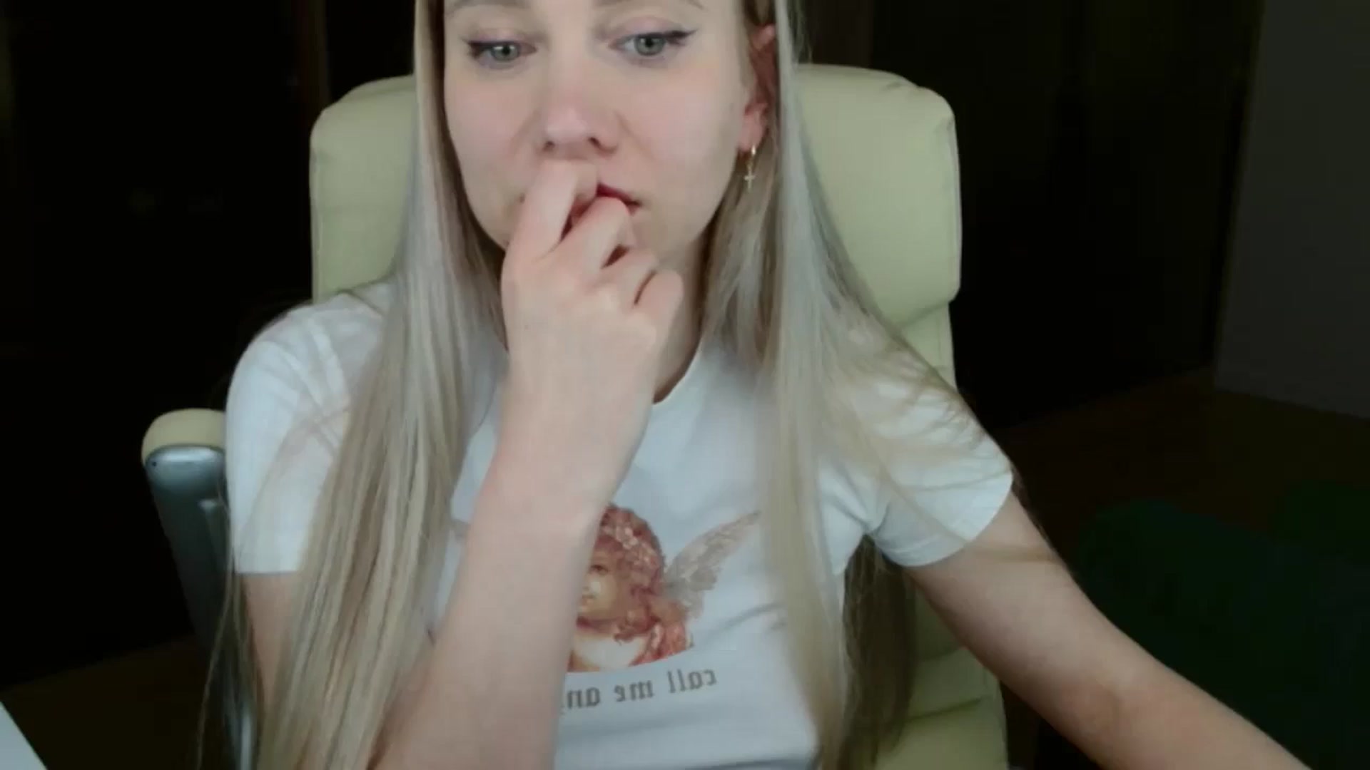 Gallery image thumbnail from Miss_Sylvia's myfreecams stream on, 04/06/2026, 19:00 image 18 of 20