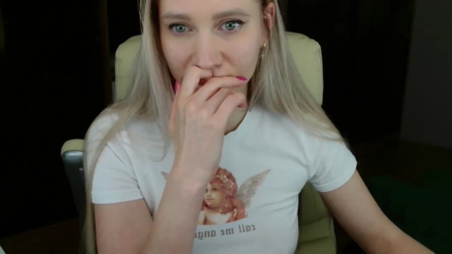 Gallery image thumbnail from Miss_Sylvia's myfreecams stream on, 04/06/2026, 19:00 image 8 of 20