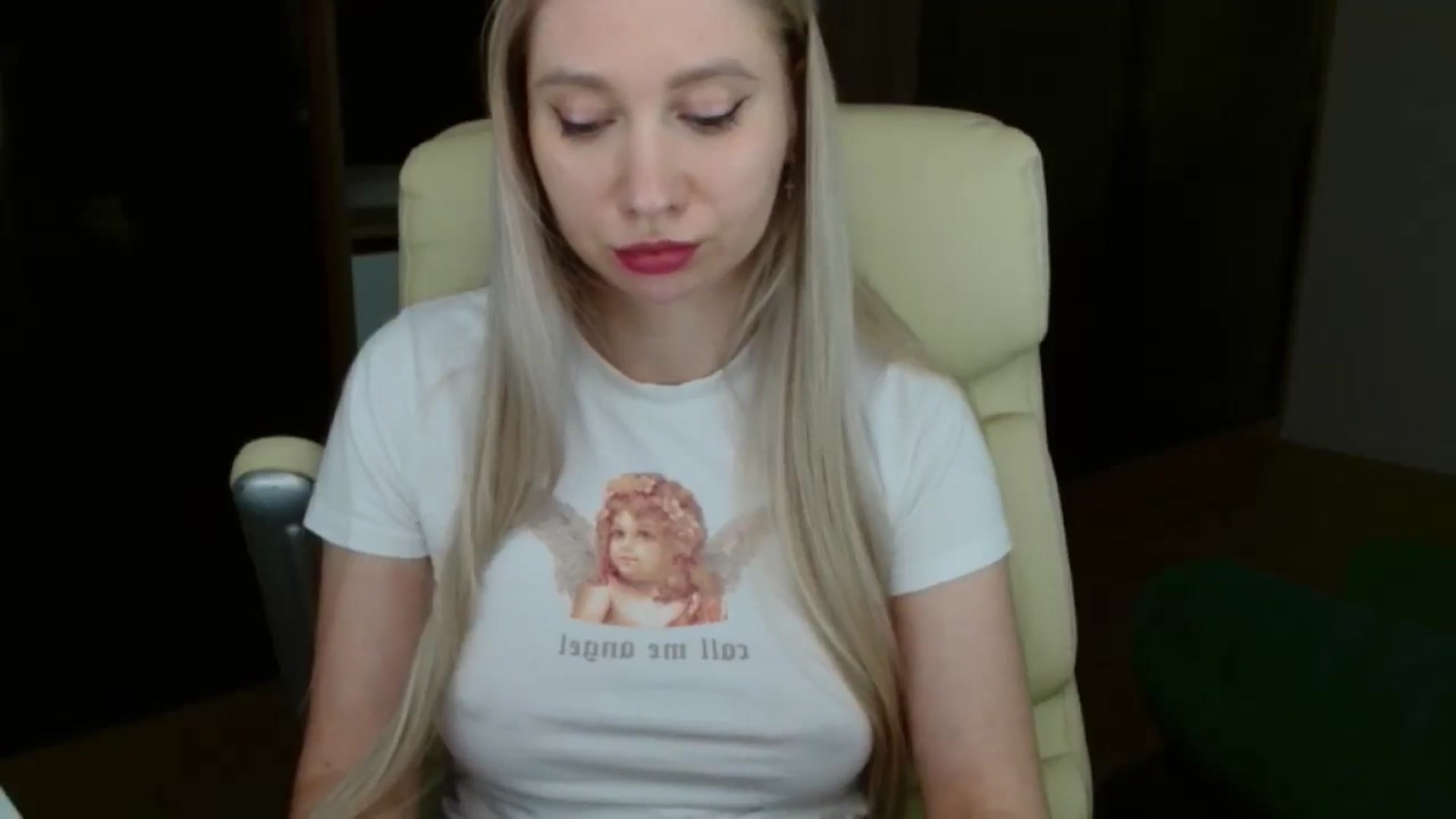 Gallery image thumbnail from Miss_Sylvia's myfreecams stream on, 04/06/2026, 19:51 image 9 of 20