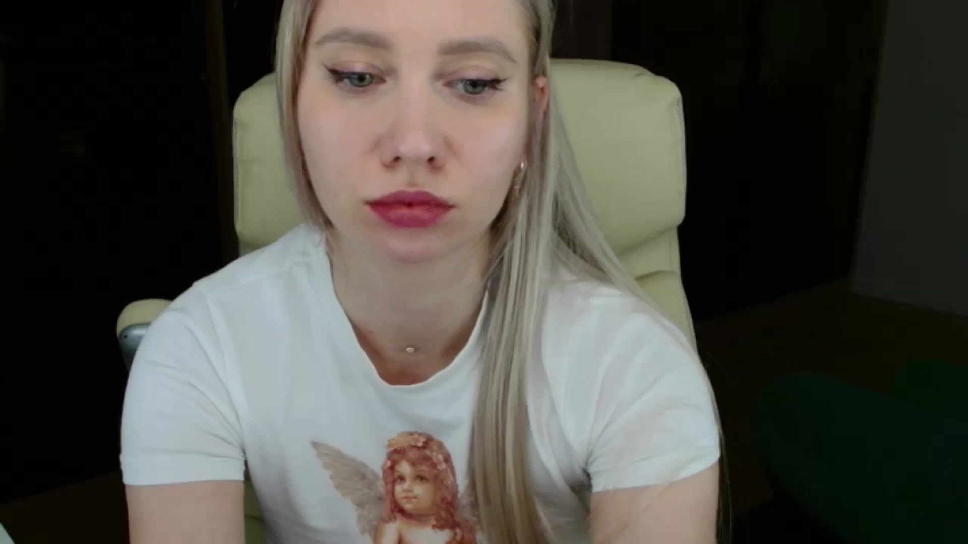 Gallery image thumbnail from Miss_Sylvia's myfreecams stream on, 04/06/2026, 19:51 image 19 of 20