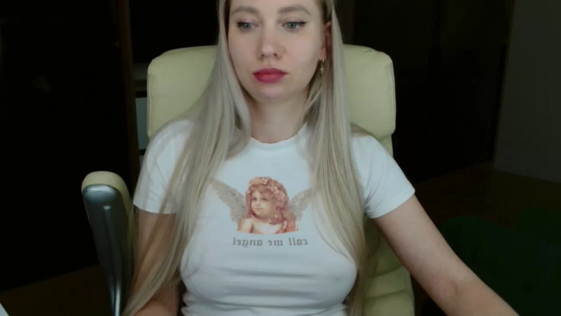 Gallery image thumbnail from Miss_Sylvia's myfreecams stream on, 04/06/2026, 19:51 image 2 of 20