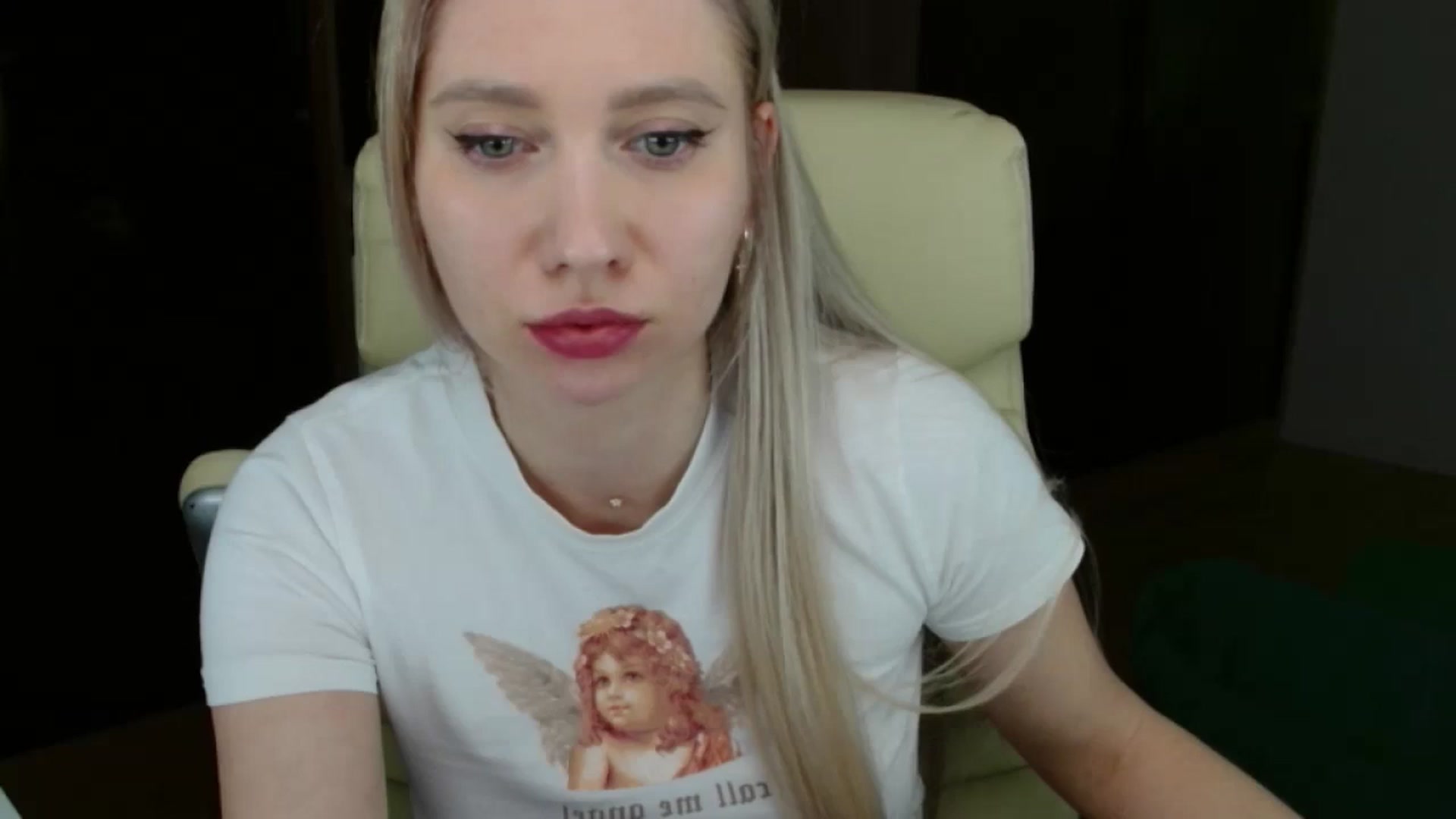 Gallery image thumbnail from Miss_Sylvia's myfreecams stream on, 04/06/2026, 19:51 image 18 of 20