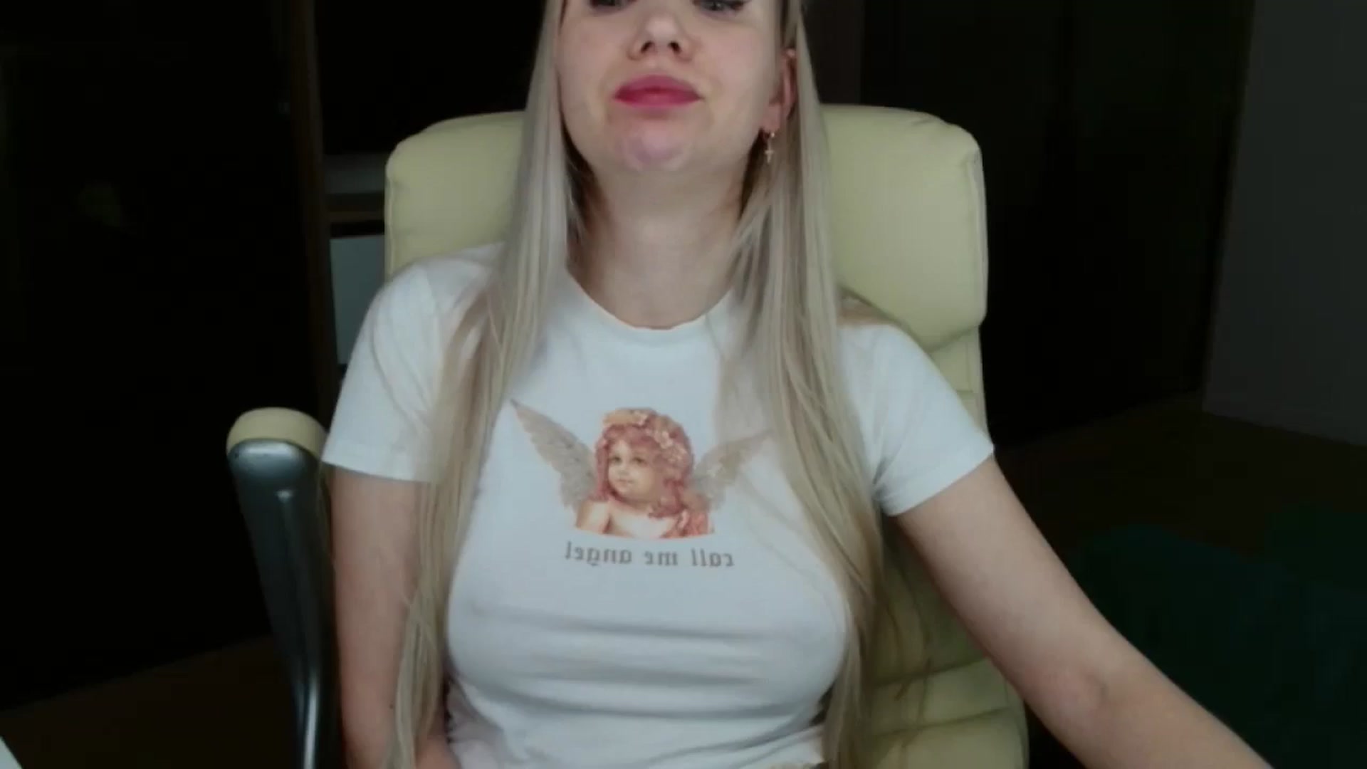 Gallery image thumbnail from Miss_Sylvia's myfreecams stream on, 04/06/2026, 19:51 image 5 of 20
