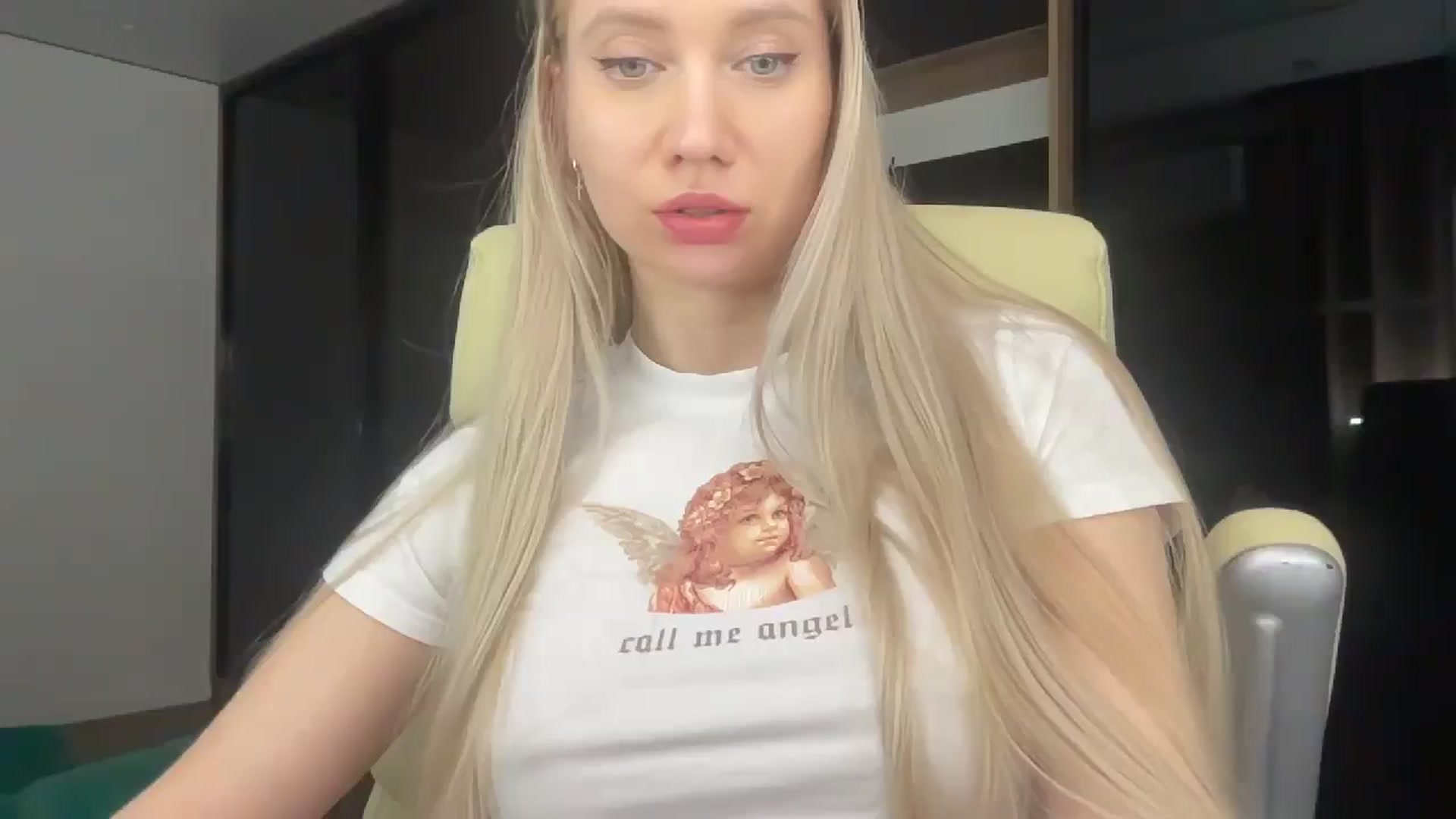 Gallery image thumbnail from Miss_Sylvia's myfreecams stream on, 04/06/2026, 20:20 image 1 of 20