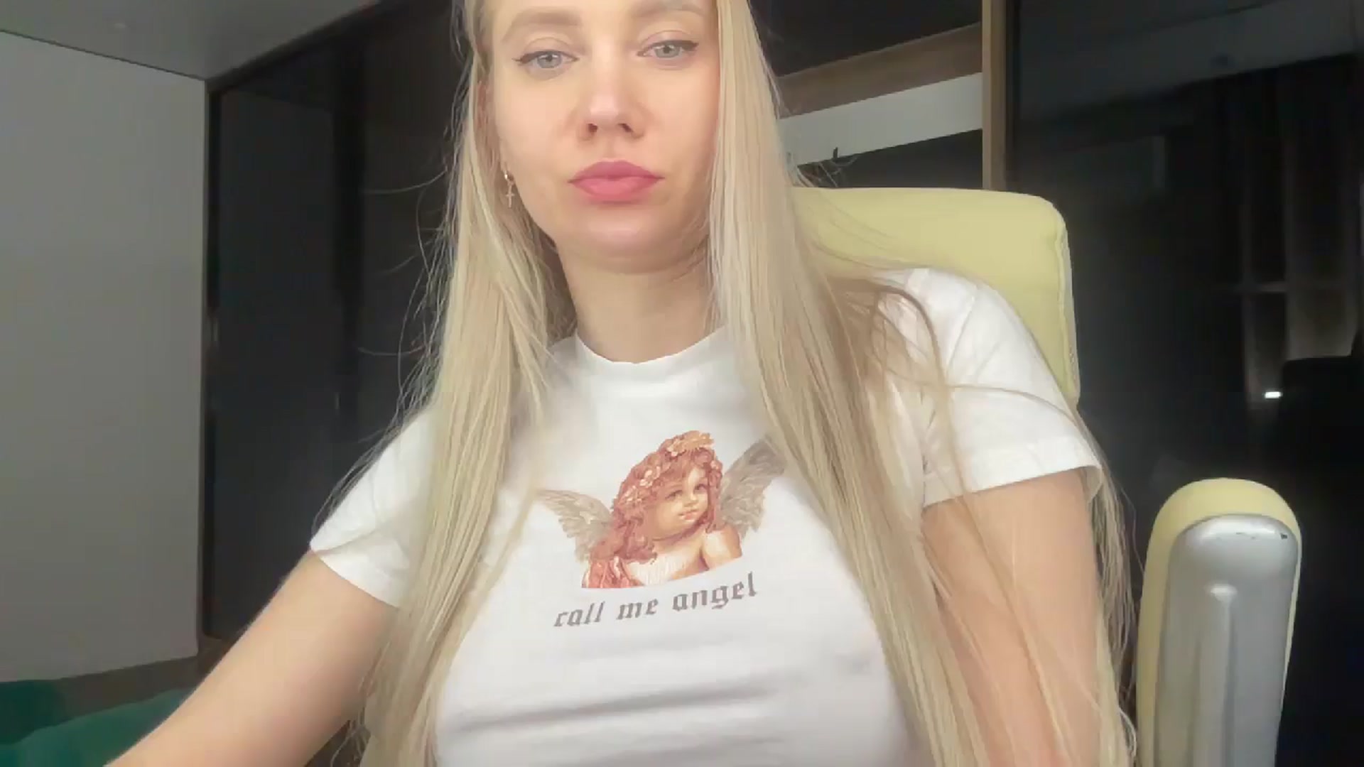 Gallery image thumbnail from Miss_Sylvia's myfreecams stream on, 04/06/2026, 20:20 image 10 of 20