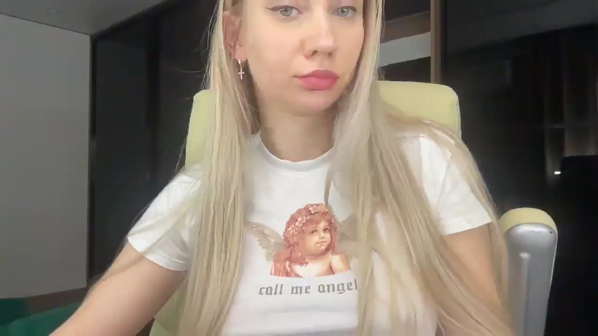 Gallery image thumbnail from Miss_Sylvia's myfreecams stream on, 04/06/2026, 20:20 image 4 of 20