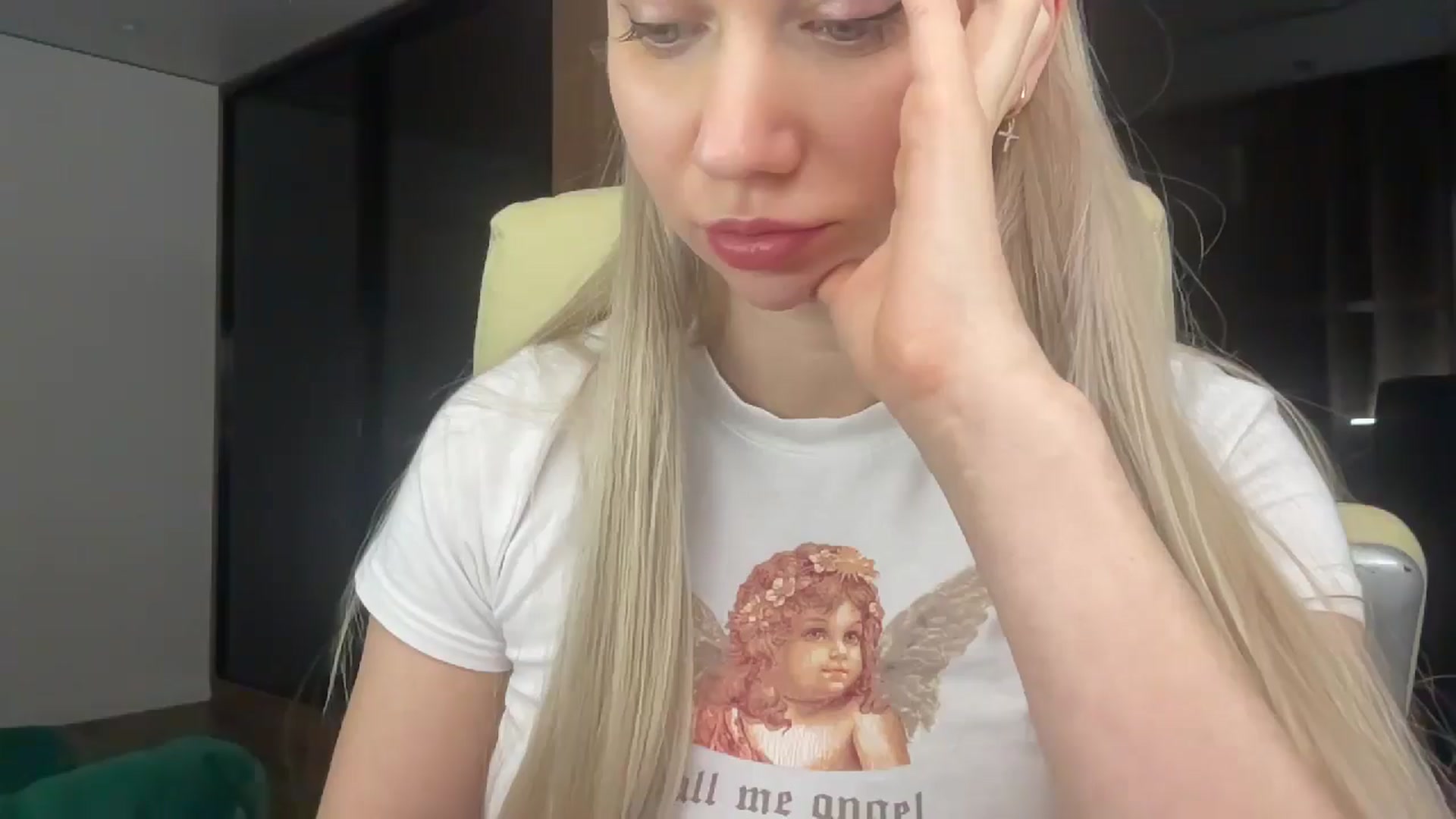 Gallery image thumbnail from Miss_Sylvia's myfreecams stream on, 04/06/2026, 20:20 image 11 of 20