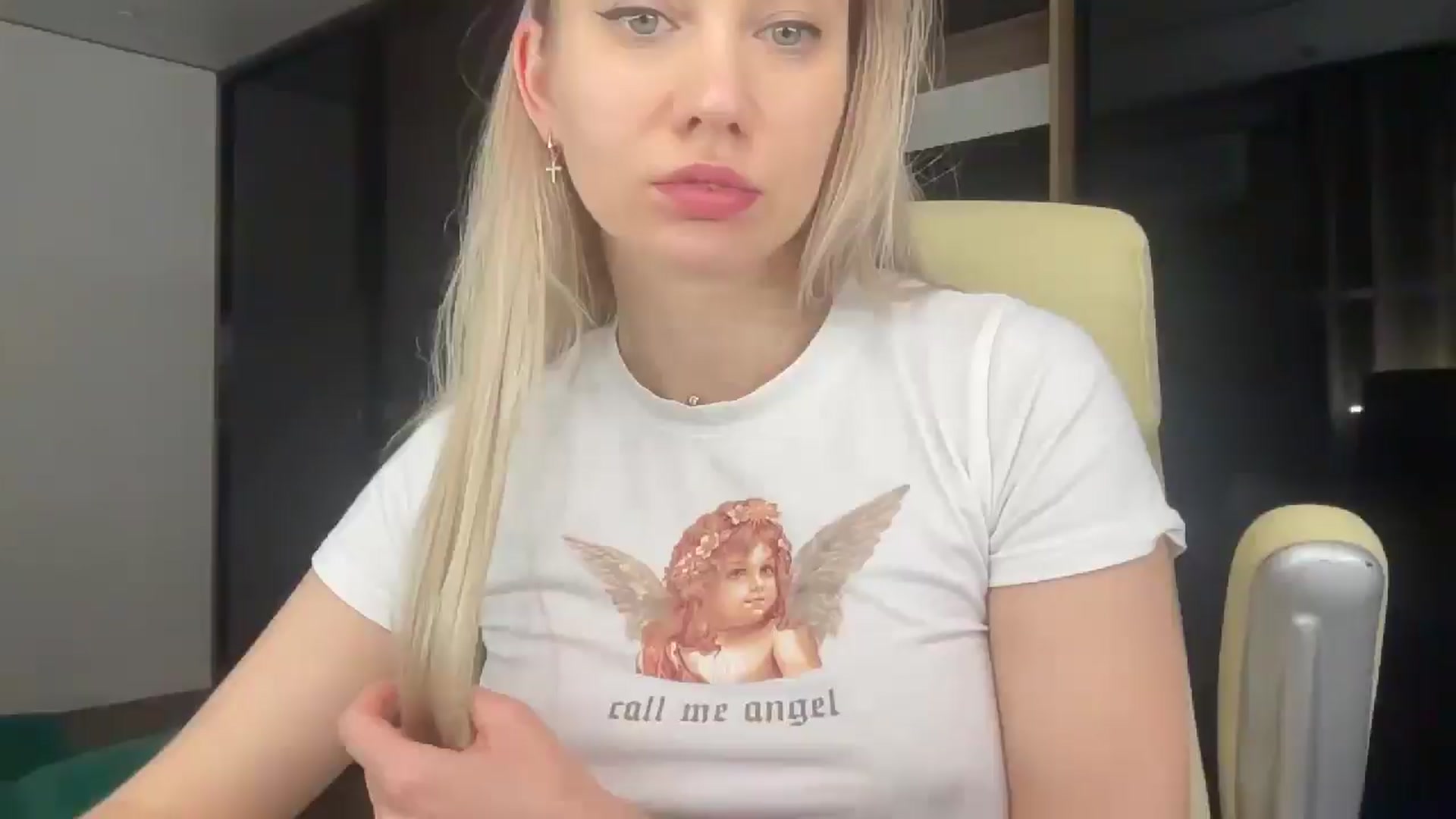 Gallery image thumbnail from Miss_Sylvia's myfreecams stream on, 04/06/2026, 20:20 image 18 of 20
