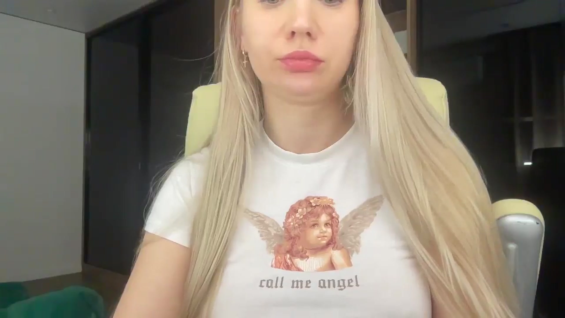 Gallery image thumbnail from Miss_Sylvia's myfreecams stream on, 04/06/2026, 20:20 image 6 of 20