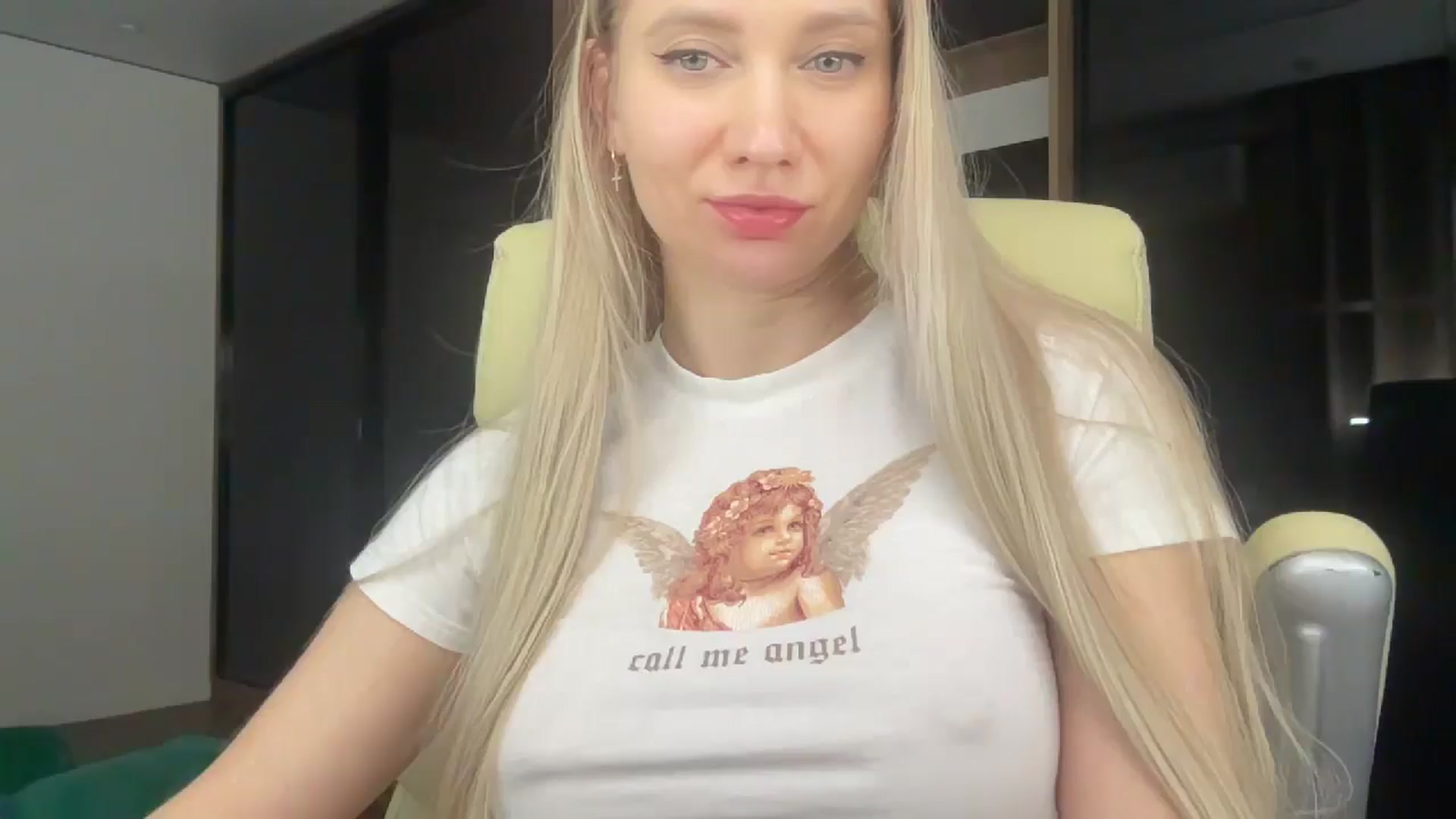 Gallery image thumbnail from Miss_Sylvia's myfreecams stream on, 04/06/2026, 20:20 image 9 of 20