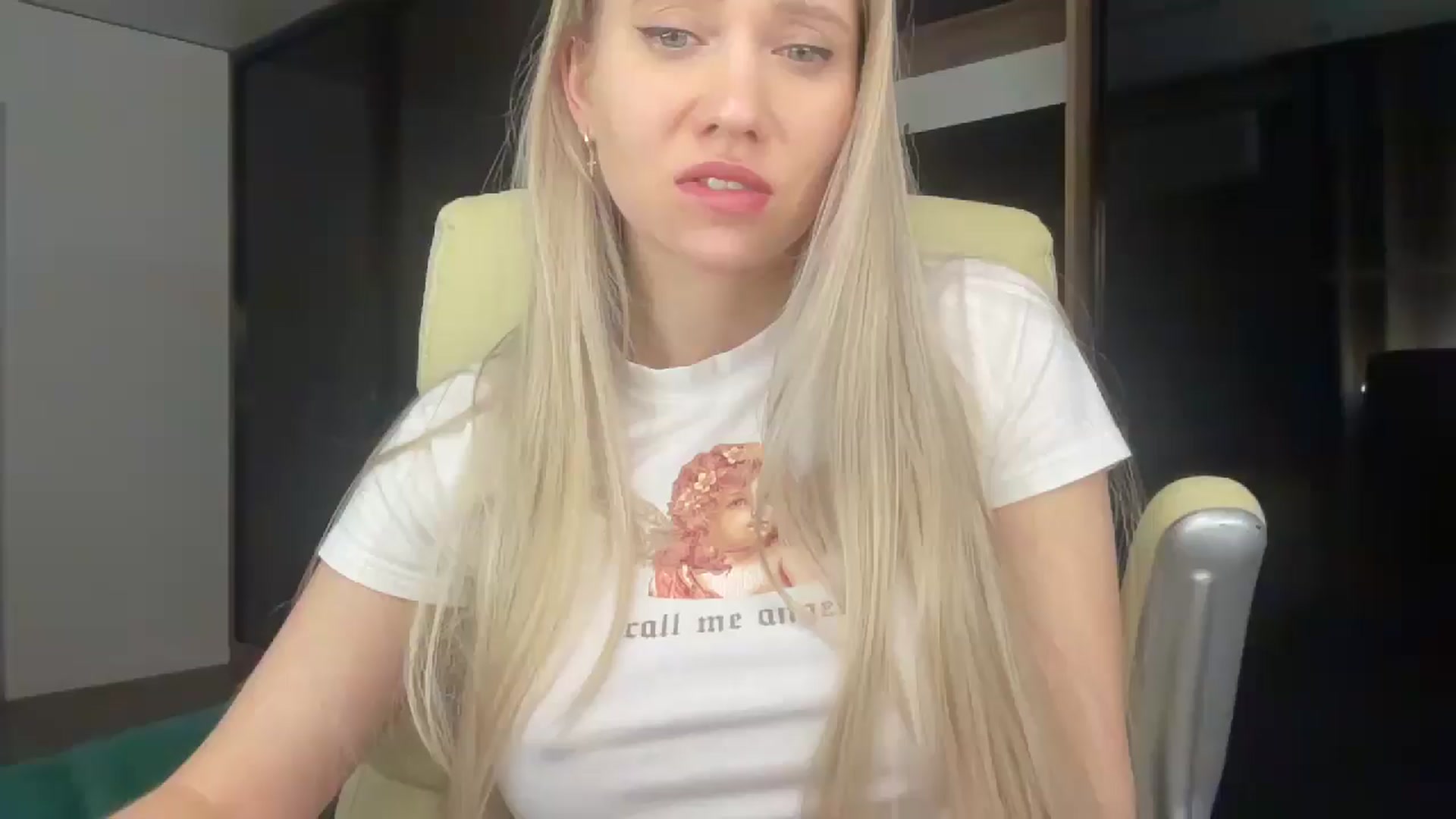 Gallery image thumbnail from Miss_Sylvia's myfreecams stream on, 04/06/2026, 21:58 image 4 of 20