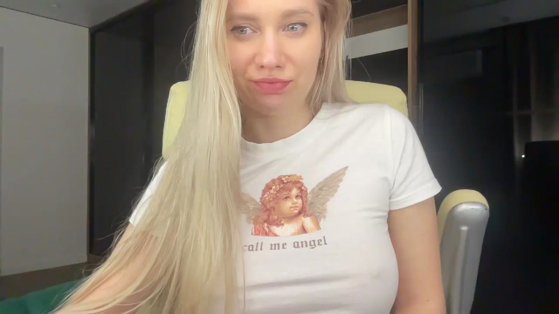 Gallery image thumbnail from Miss_Sylvia's myfreecams stream on, 04/06/2026, 21:58 image 7 of 20