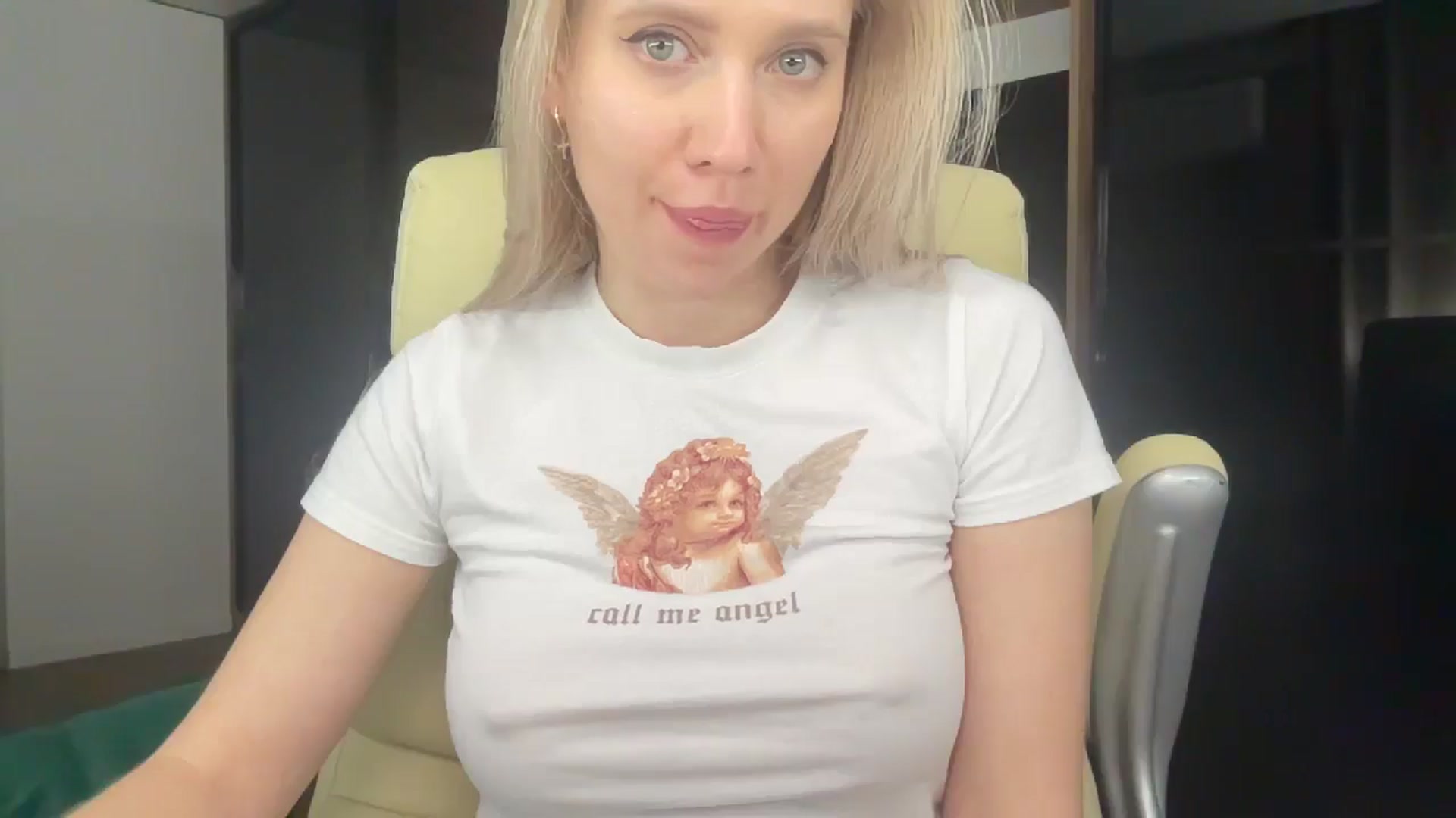Gallery image thumbnail from Miss_Sylvia's myfreecams stream on, 04/06/2026, 21:58 image 17 of 20