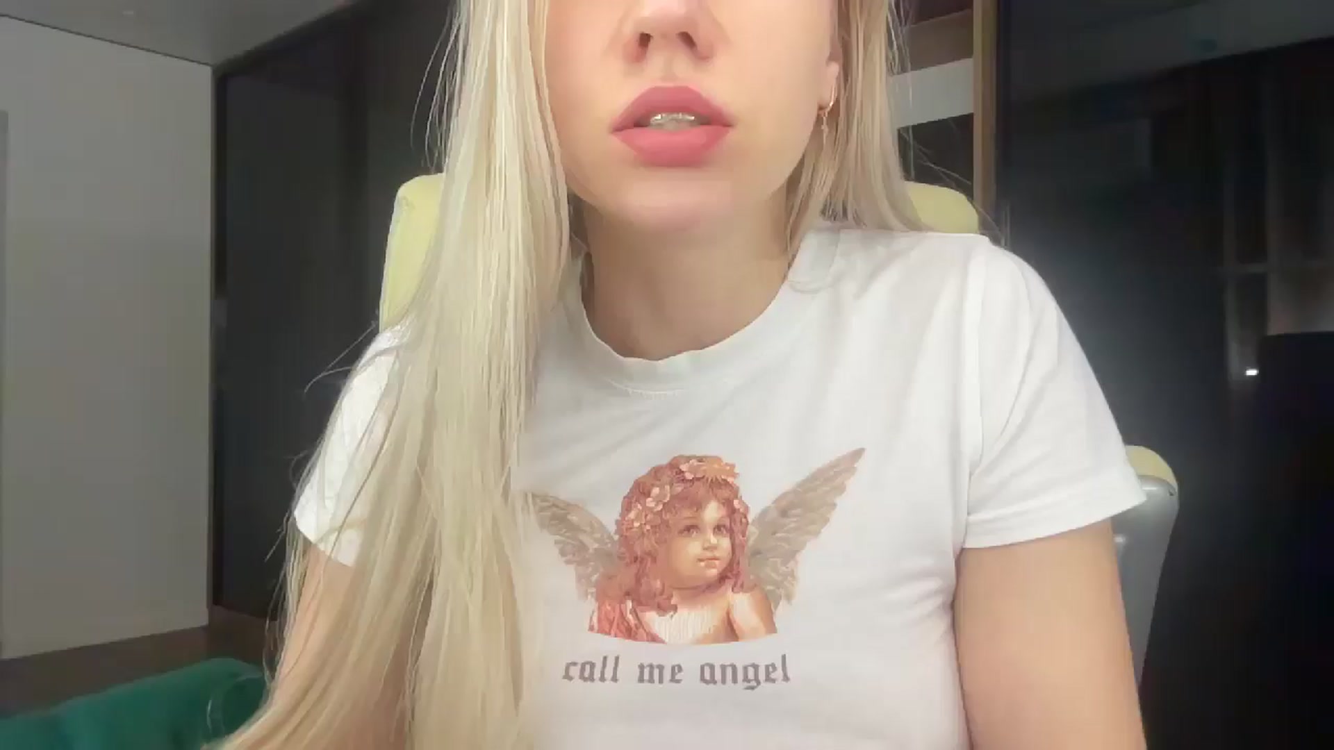 Gallery image thumbnail from Miss_Sylvia's myfreecams stream on, 04/06/2026, 21:58 image 6 of 20