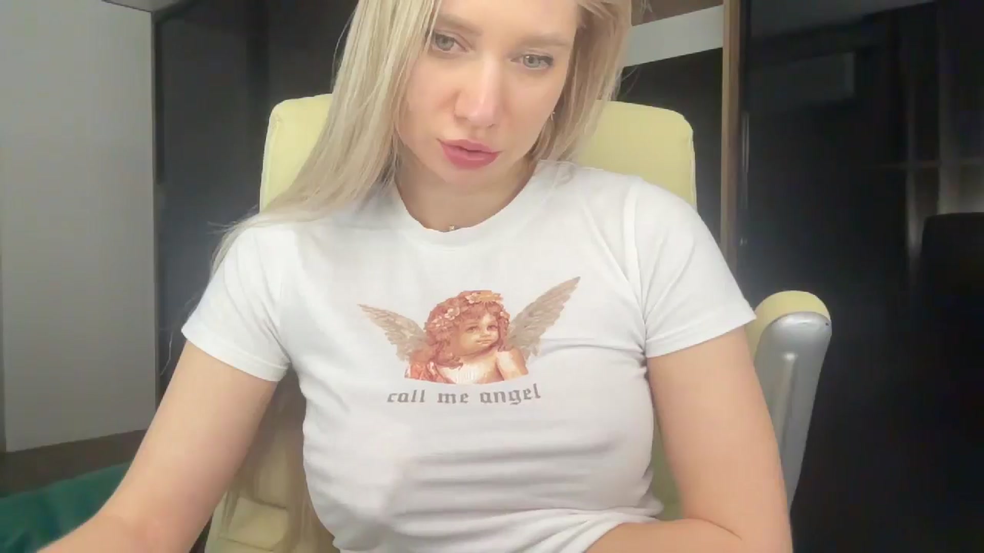 Gallery image thumbnail from Miss_Sylvia's myfreecams stream on, 04/06/2026, 21:58 image 16 of 20