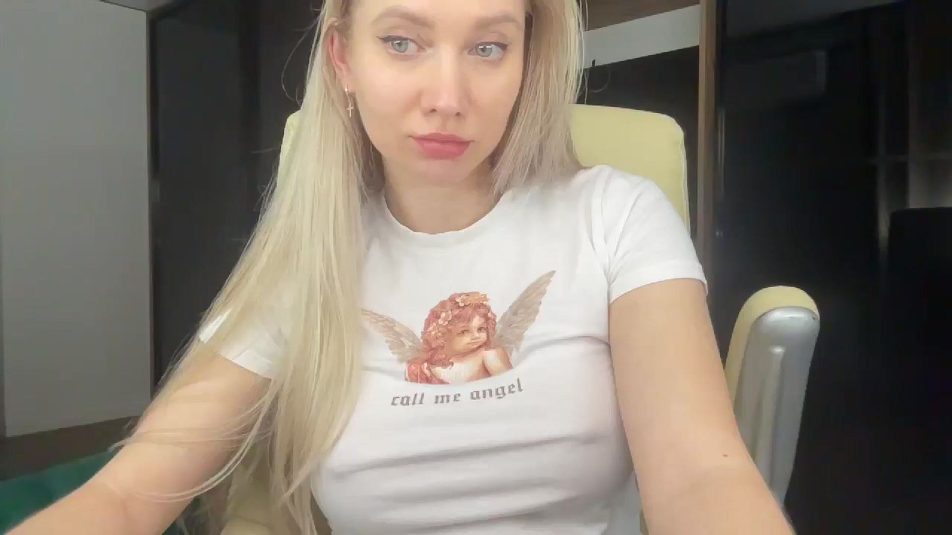 Gallery image thumbnail from Miss_Sylvia's myfreecams stream on, 04/06/2026, 21:58 image 20 of 20