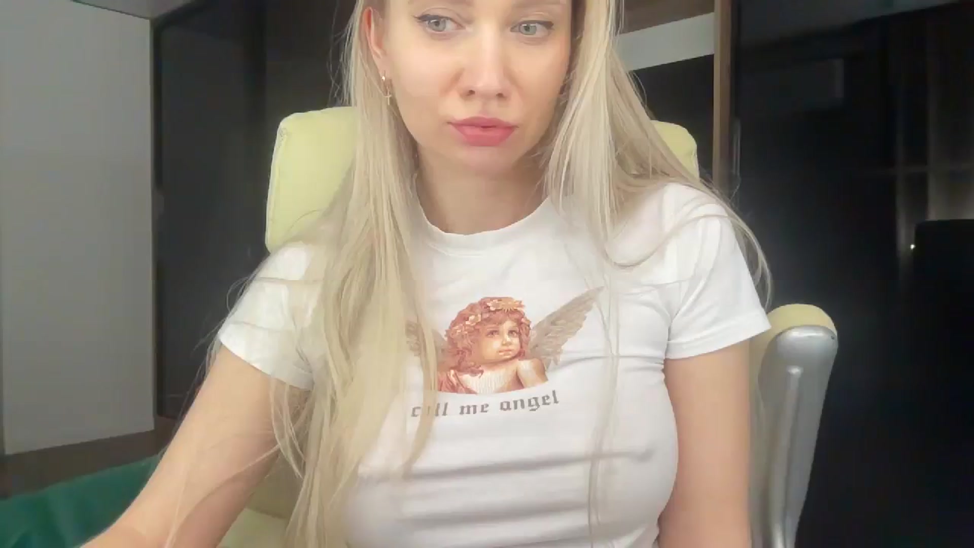 Gallery image thumbnail from Miss_Sylvia's myfreecams stream on, 04/06/2026, 21:58 image 1 of 20