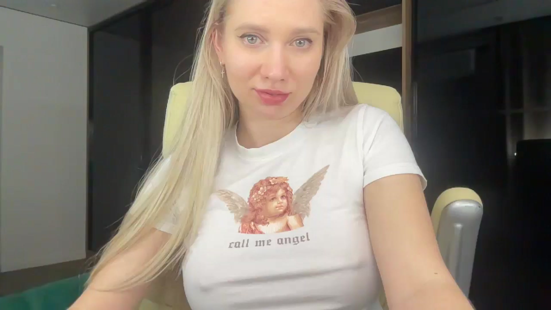 Gallery image thumbnail from Miss_Sylvia's myfreecams stream on, 04/06/2026, 21:58 image 8 of 20