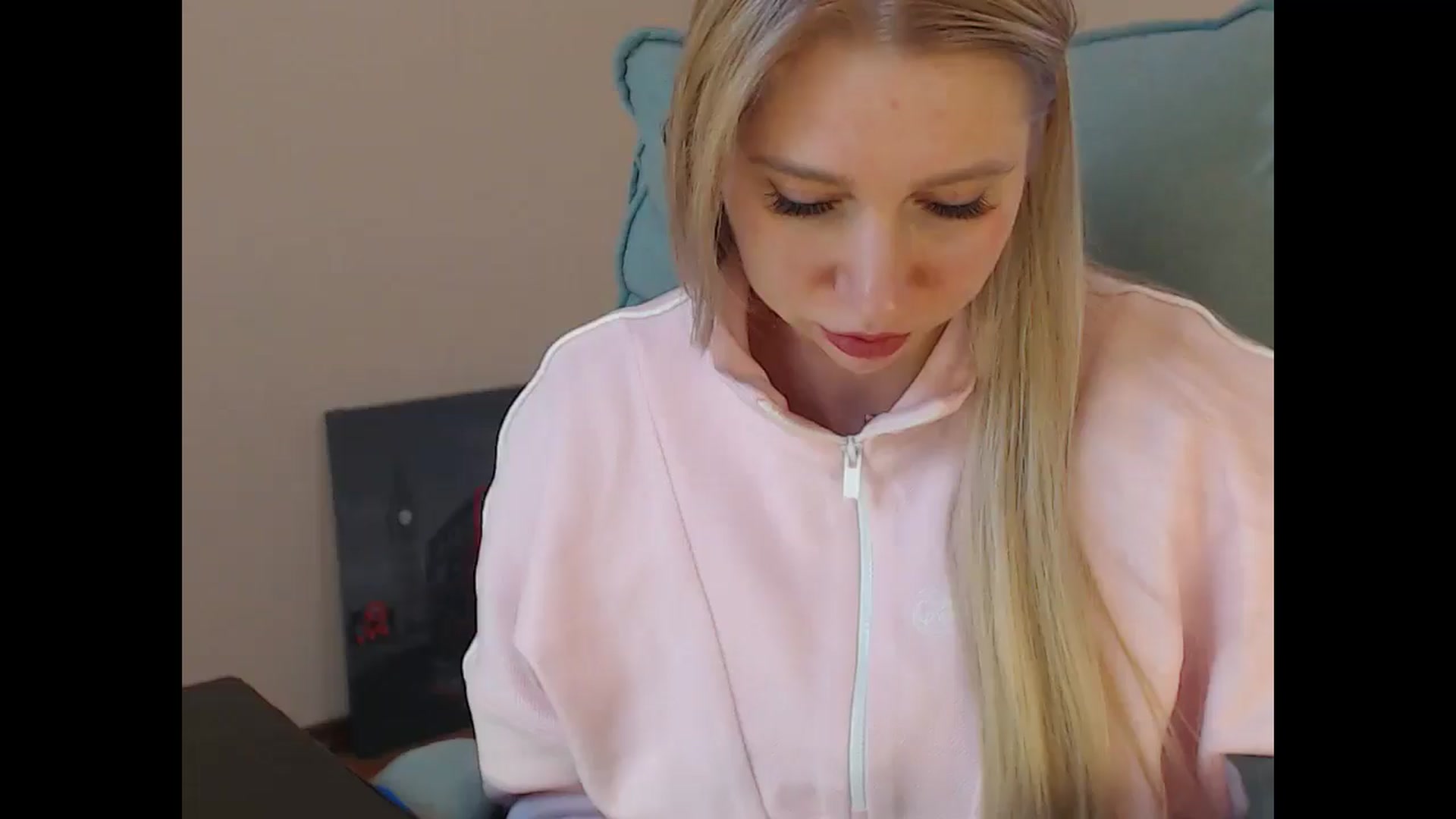 Gallery image thumbnail from Miss_Sylvia's myfreecams stream on, 04/07/2026, 17:53 image 1 of 20