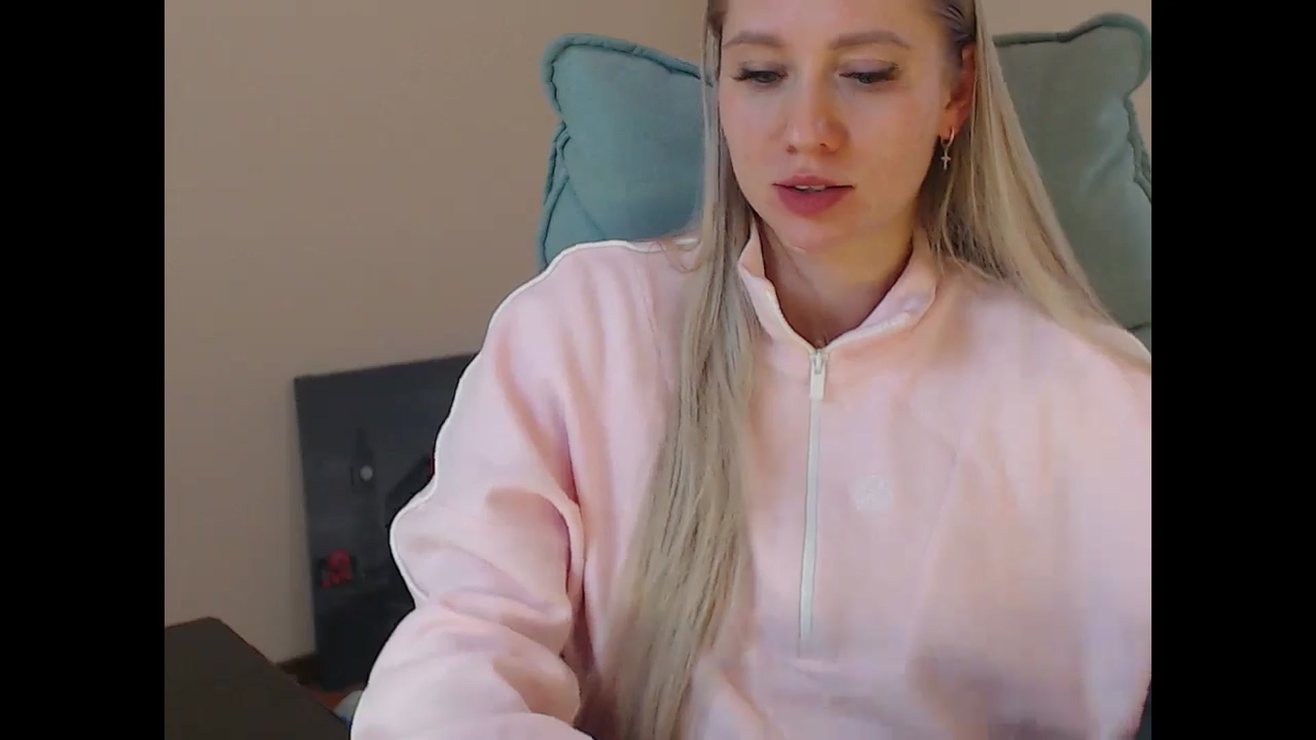 Gallery image thumbnail from Miss_Sylvia's myfreecams stream on, 04/07/2026, 18:18 image 9 of 20