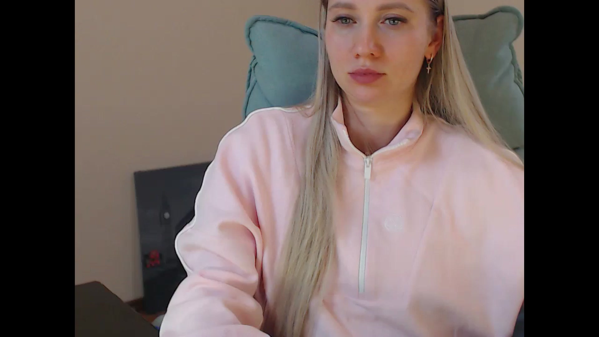 Gallery image thumbnail from Miss_Sylvia's myfreecams stream on, 04/07/2026, 18:18 image 8 of 20