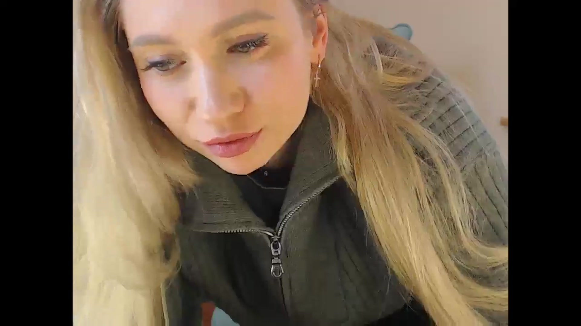 Gallery image thumbnail from Miss_Sylvia's myfreecams stream on, 04/10/2026, 14:51 image 10 of 20