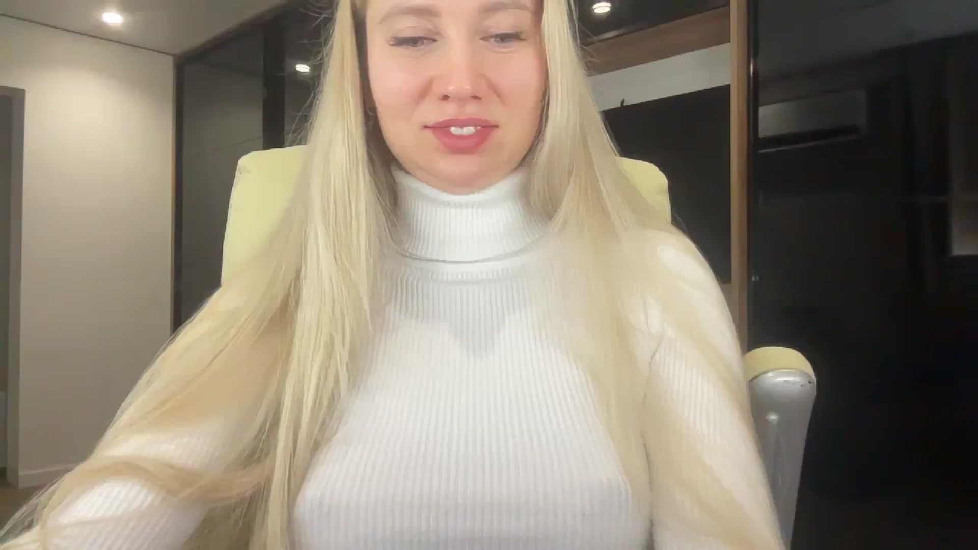 Gallery image thumbnail from Miss_Sylvia's myfreecams stream on, 04/12/2026, 21:31 image 2 of 20