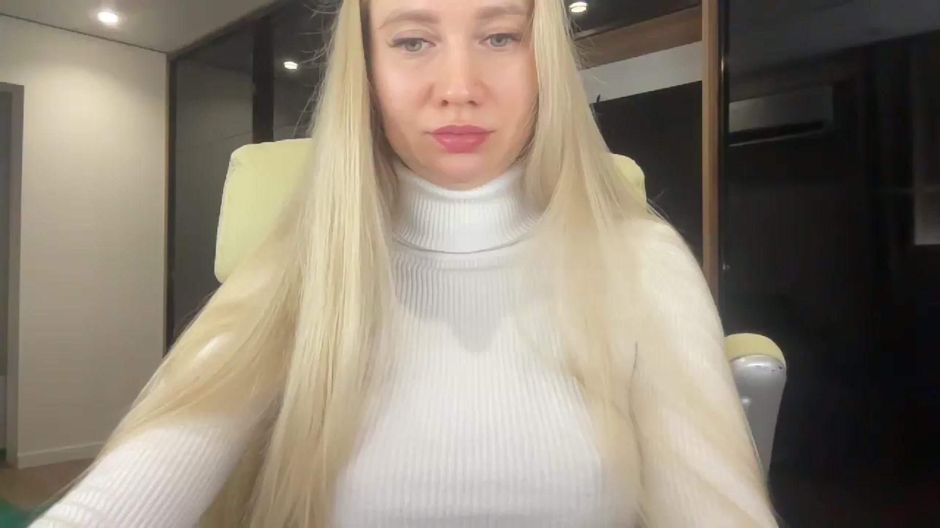 Gallery image thumbnail from Miss_Sylvia's myfreecams stream on, 04/12/2026, 21:31 image 3 of 20