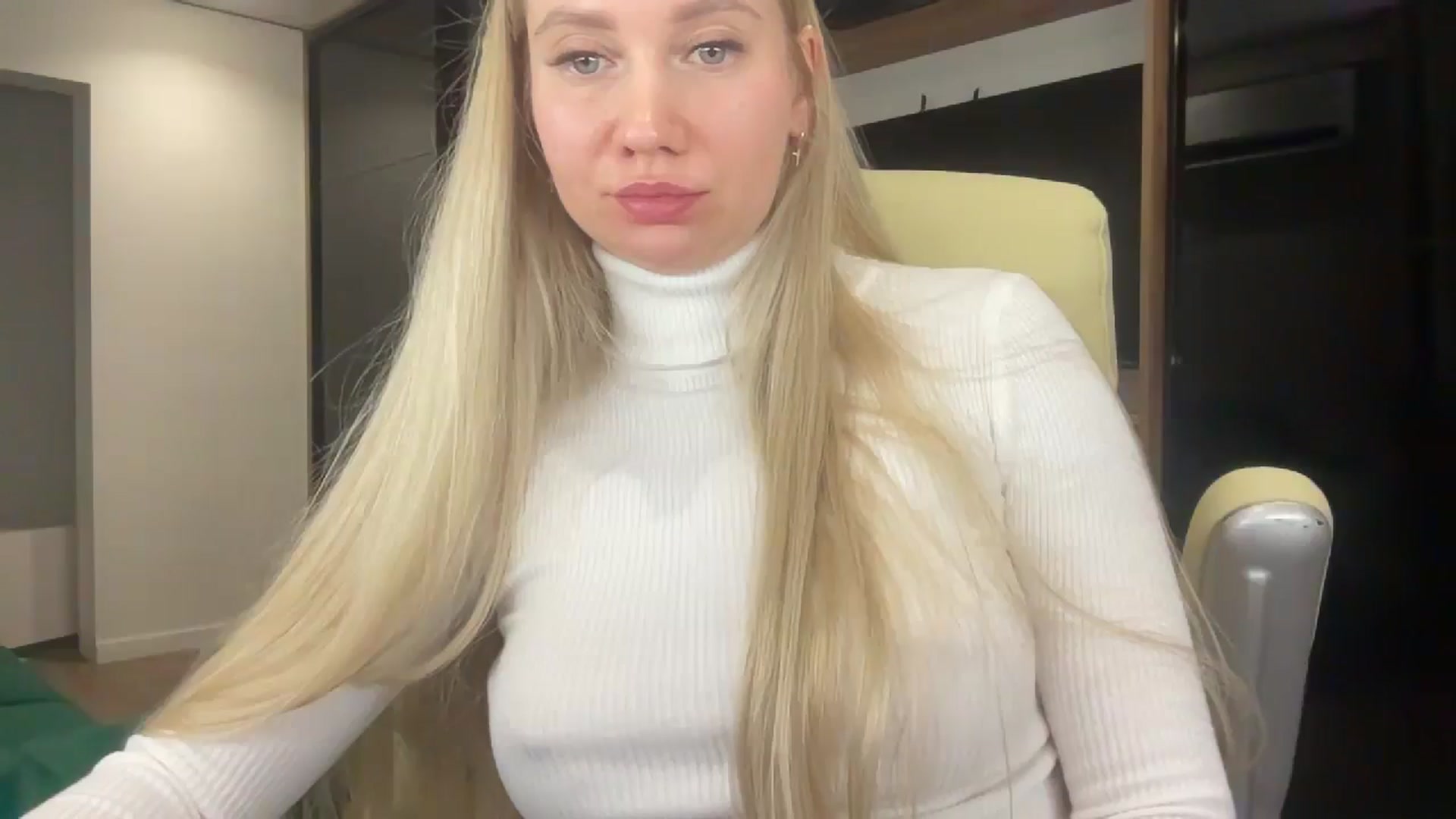 Gallery image thumbnail from Miss_Sylvia's myfreecams stream on, 04/12/2026, 21:31 image 17 of 20