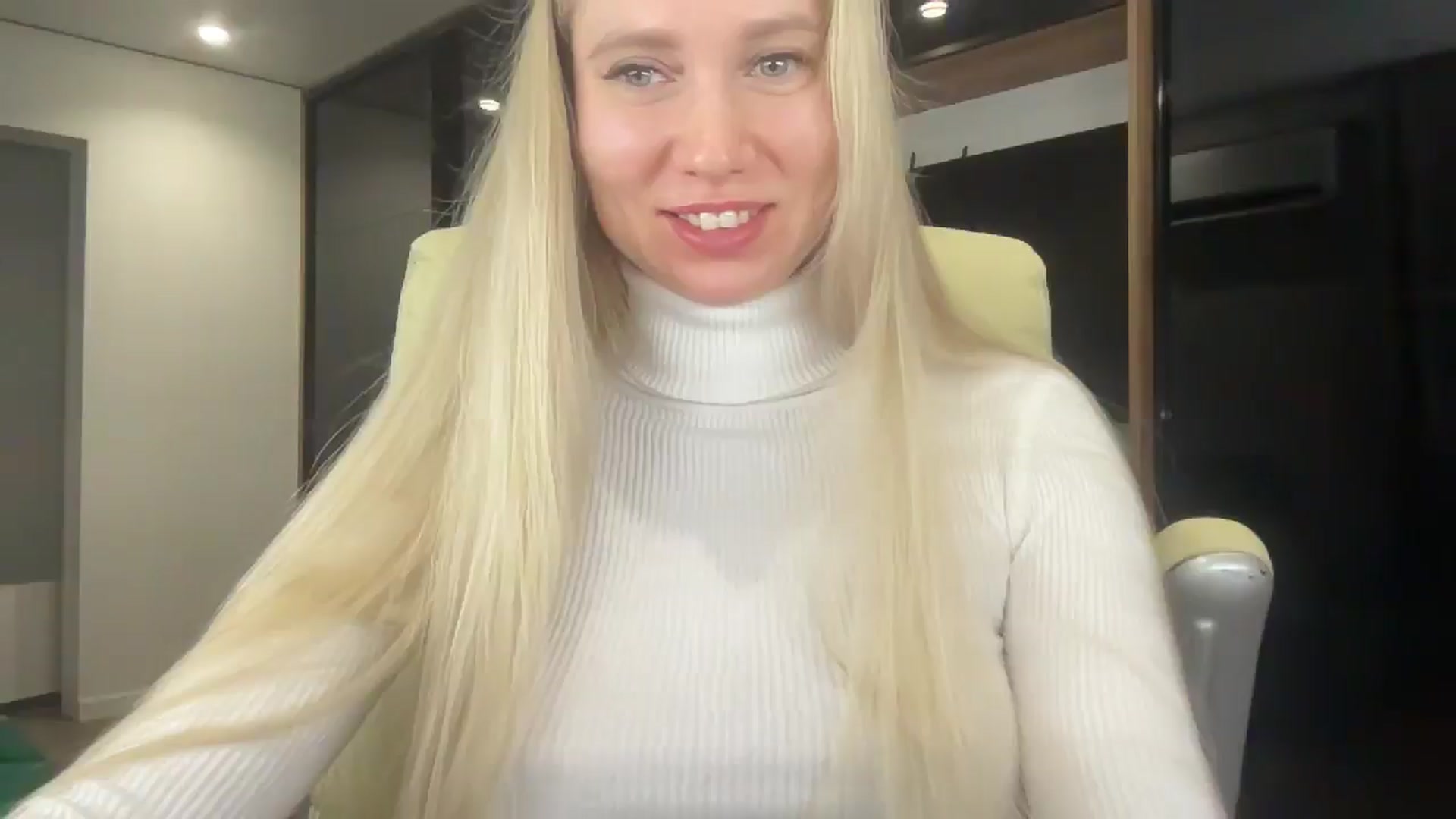 Gallery image thumbnail from Miss_Sylvia's myfreecams stream on, 04/12/2026, 21:31 image 5 of 20