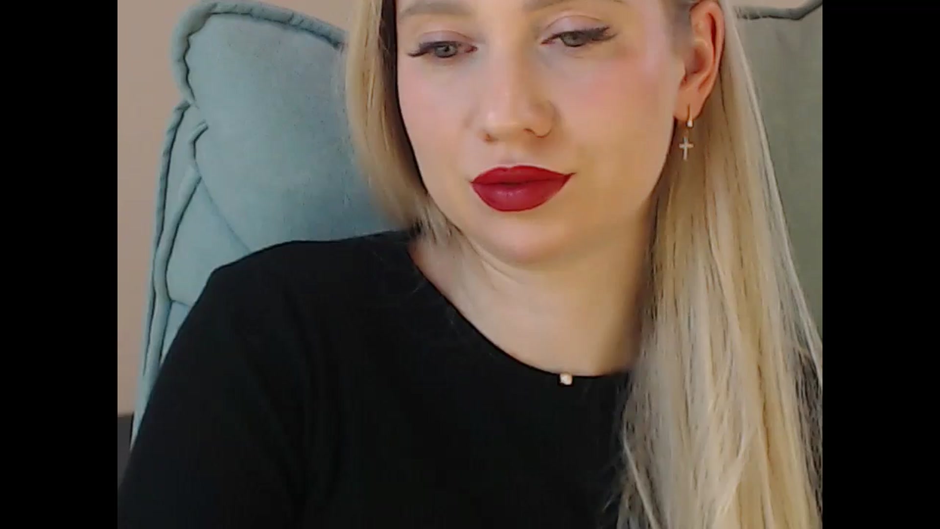 Gallery image thumbnail from Miss_Sylvia's myfreecams stream on, 04/14/2026, 15:10 image 16 of 20