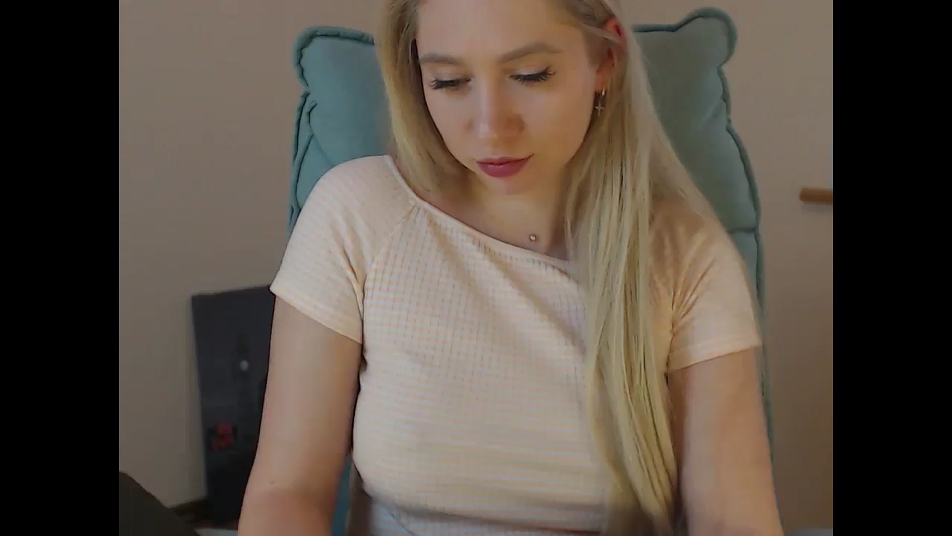 Gallery image thumbnail from Miss_Sylvia's myfreecams stream on, 04/15/2026, 18:05 image 11 of 20