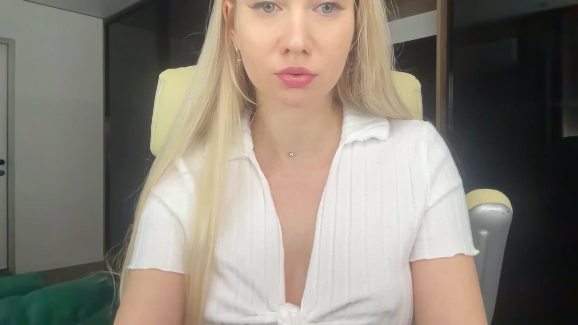 Gallery image thumbnail from Miss_Sylvia's myfreecams stream on, 04/16/2026, 21:48 image 17 of 20